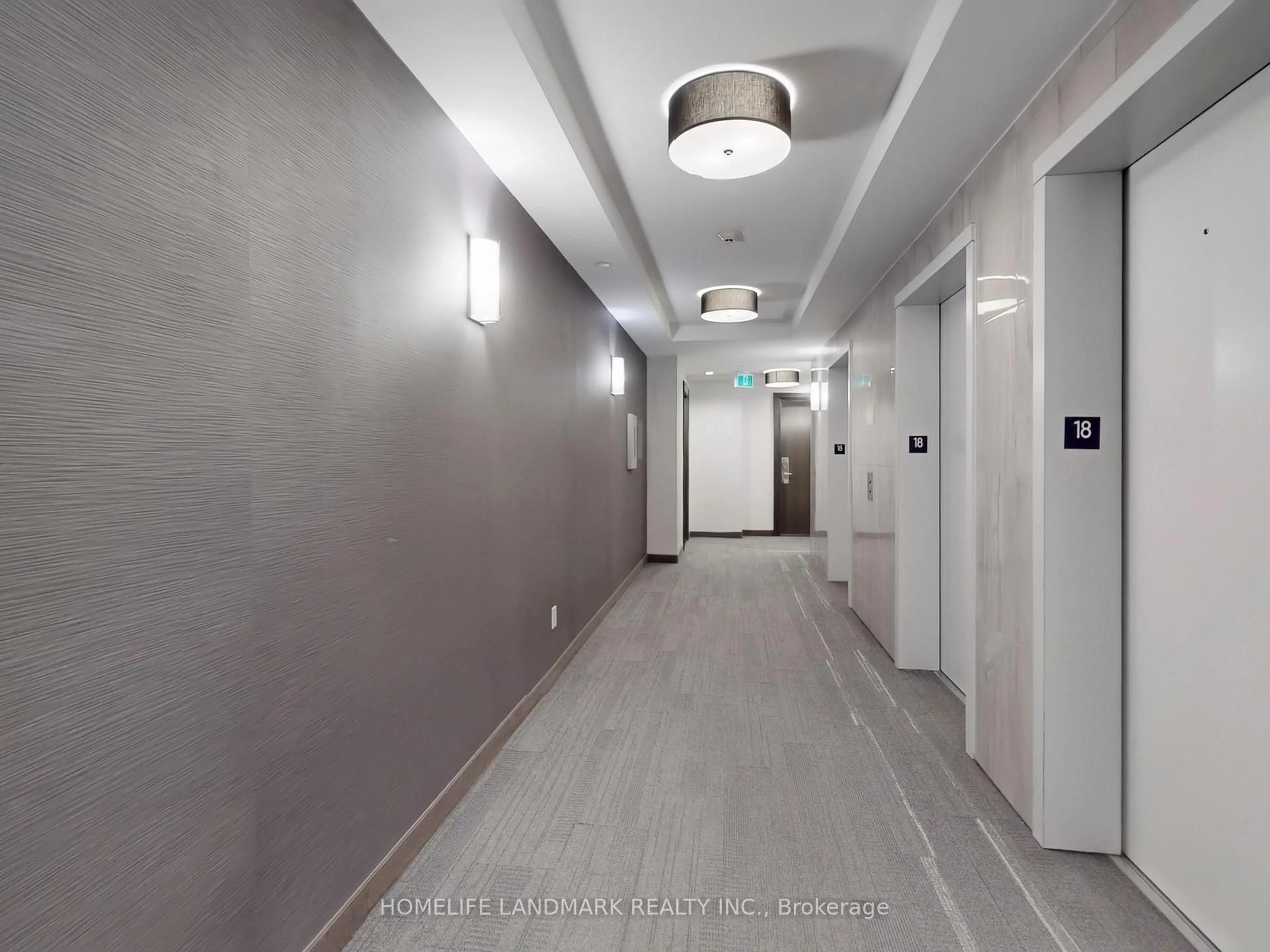 Indoor foyer for 2910 Highway 7 Rd #1802, Vaughan Ontario L4K 0G3