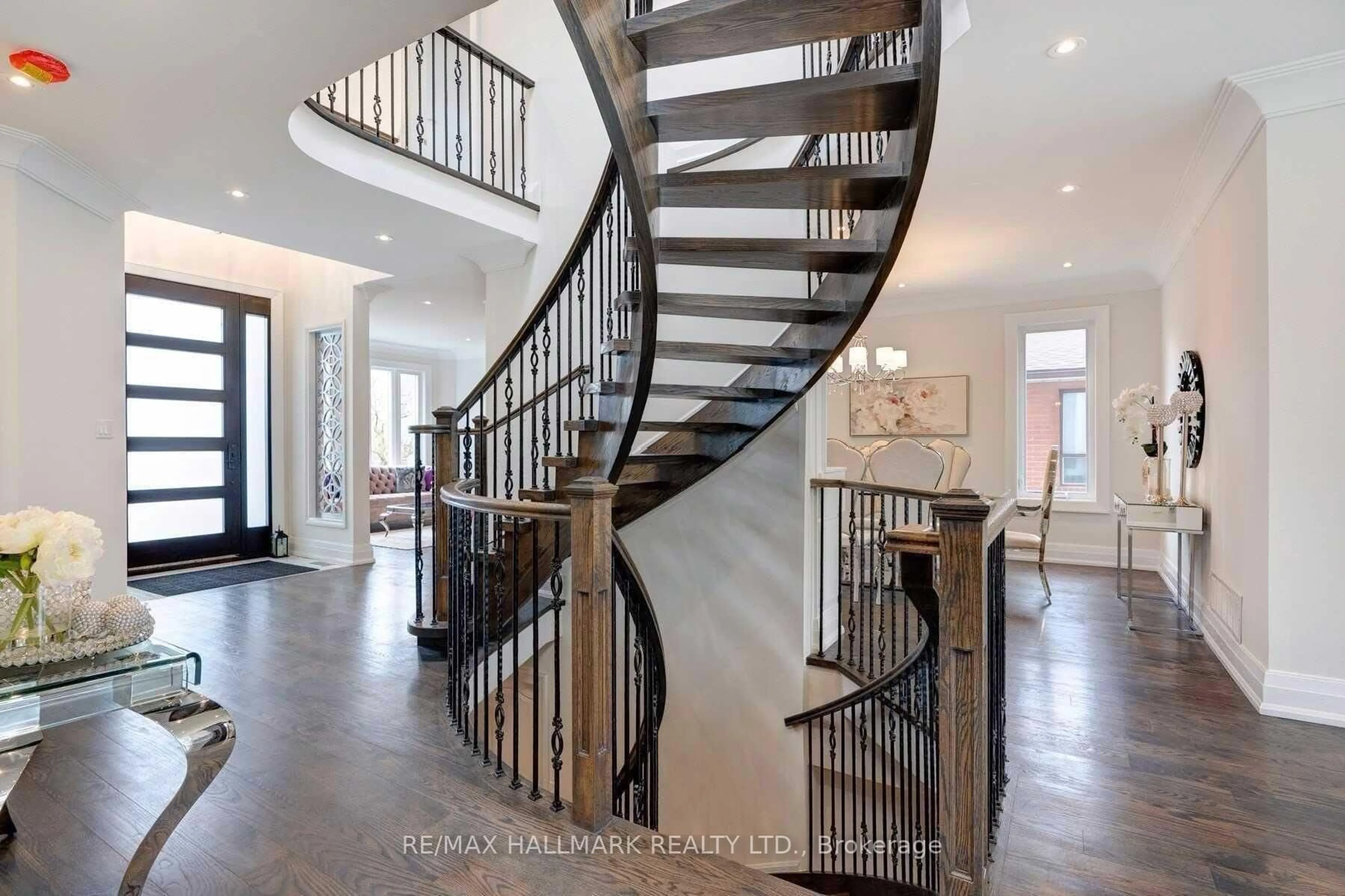 Stairs for 46 Yongehurst Rd, Richmond Hill Ontario L4C 3T2