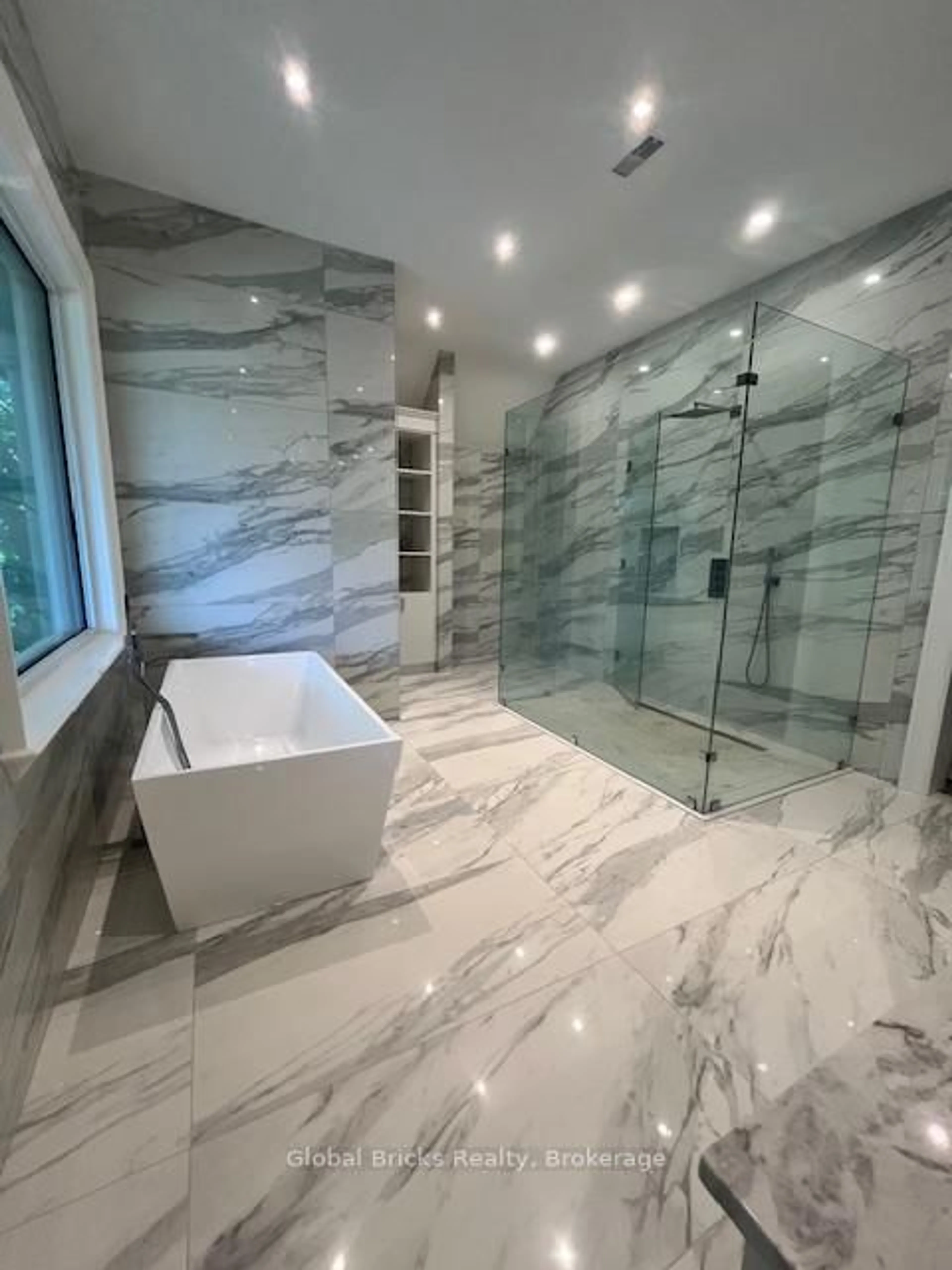Contemporary bathroom, ceramic/tile floor for 53 Elizabeth Dr, King Ontario L0G 1N0