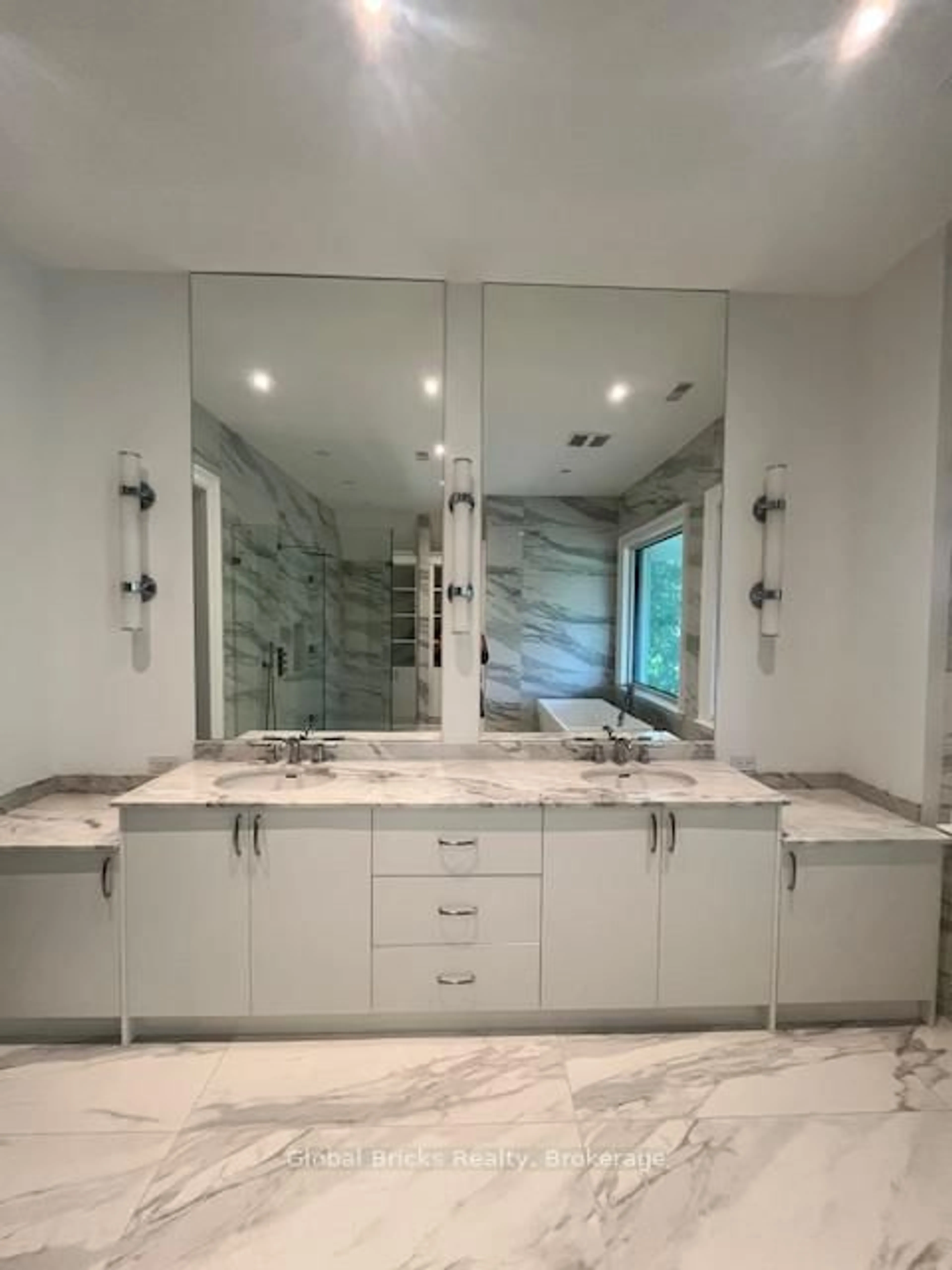 Contemporary bathroom, ceramic/tile floor for 53 Elizabeth Dr, King Ontario L0G 1N0