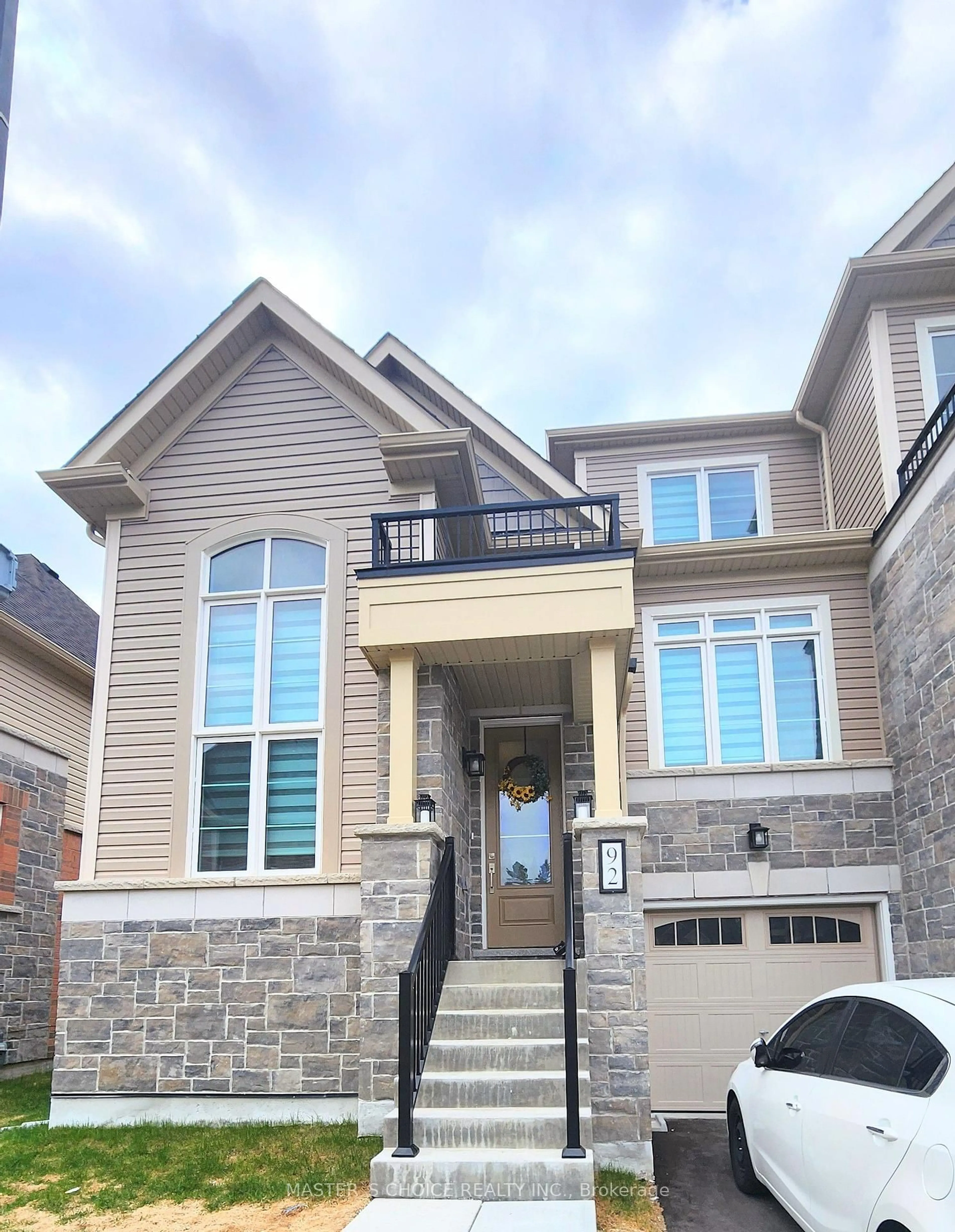 Home with brick exterior material, street for 92 Lyall Stokes Circ, East Gwillimbury Ontario L0G 1M0