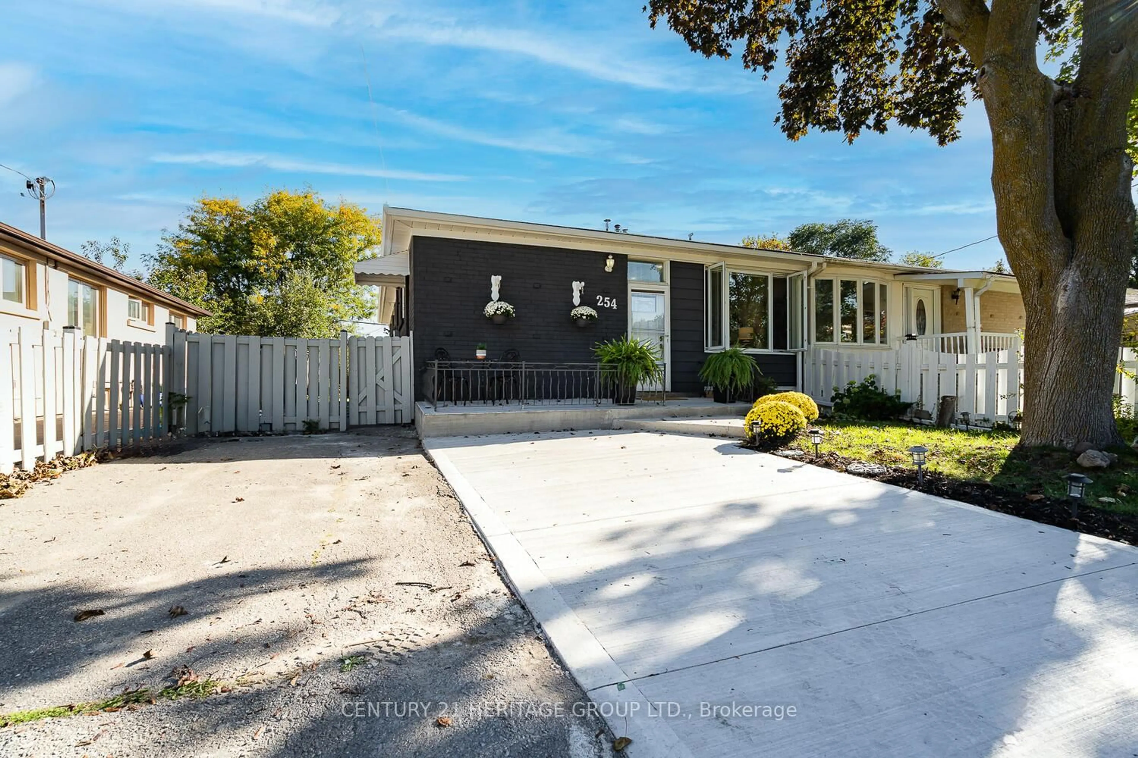 Unknown for 254 Demaine Cres, Richmond Hill Ontario L4C 2W5