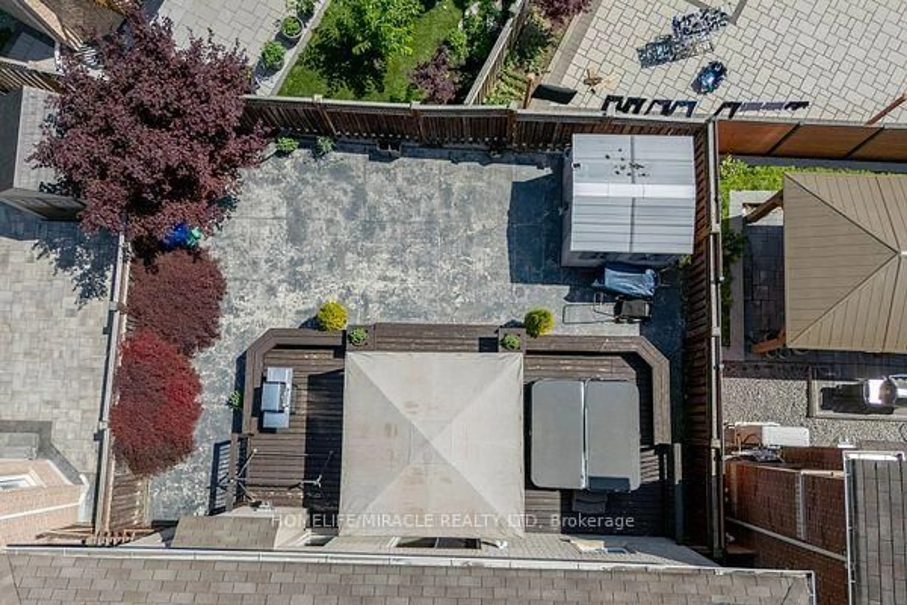 A pic from outside/outdoor area/front of a property/back of a property/a pic from drone, street for 32 Albert Roffey Cres, Markham Ontario L6B 0H1