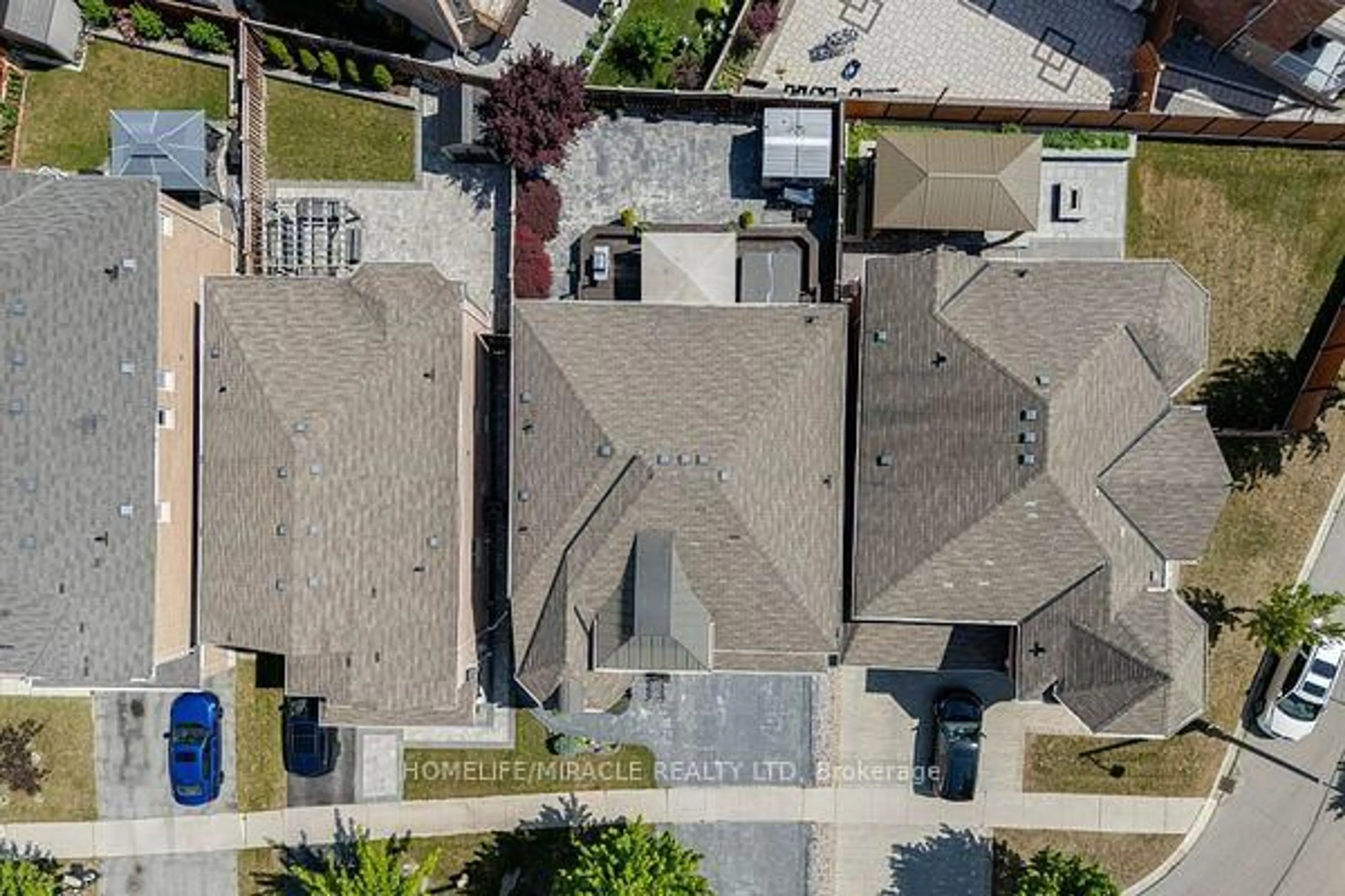 A pic from outside/outdoor area/front of a property/back of a property/a pic from drone, street for 32 Albert Roffey Cres, Markham Ontario L6B 0H1