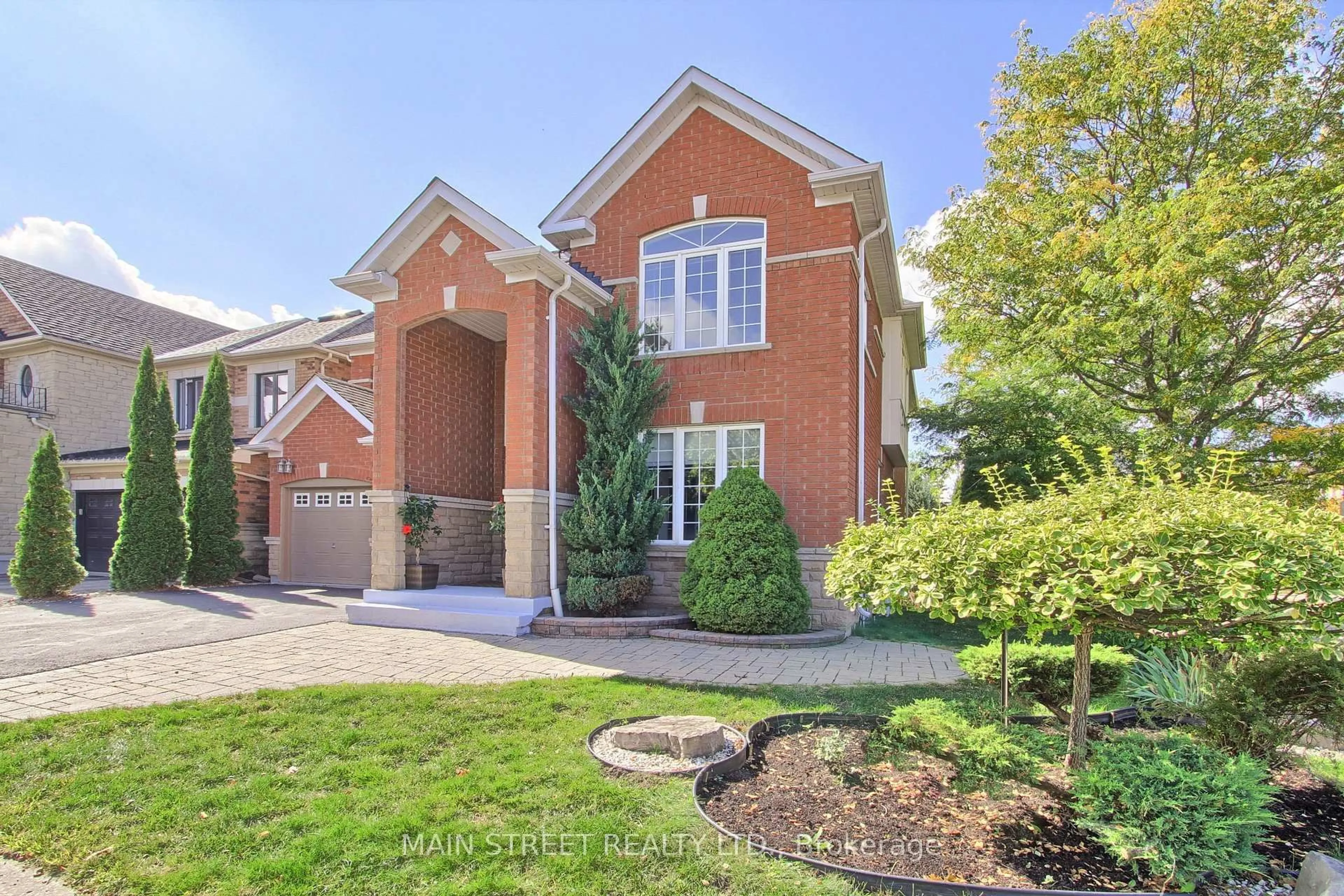 Home with brick exterior material, street for 30 Conover Ave, Aurora Ontario L4G 0A3