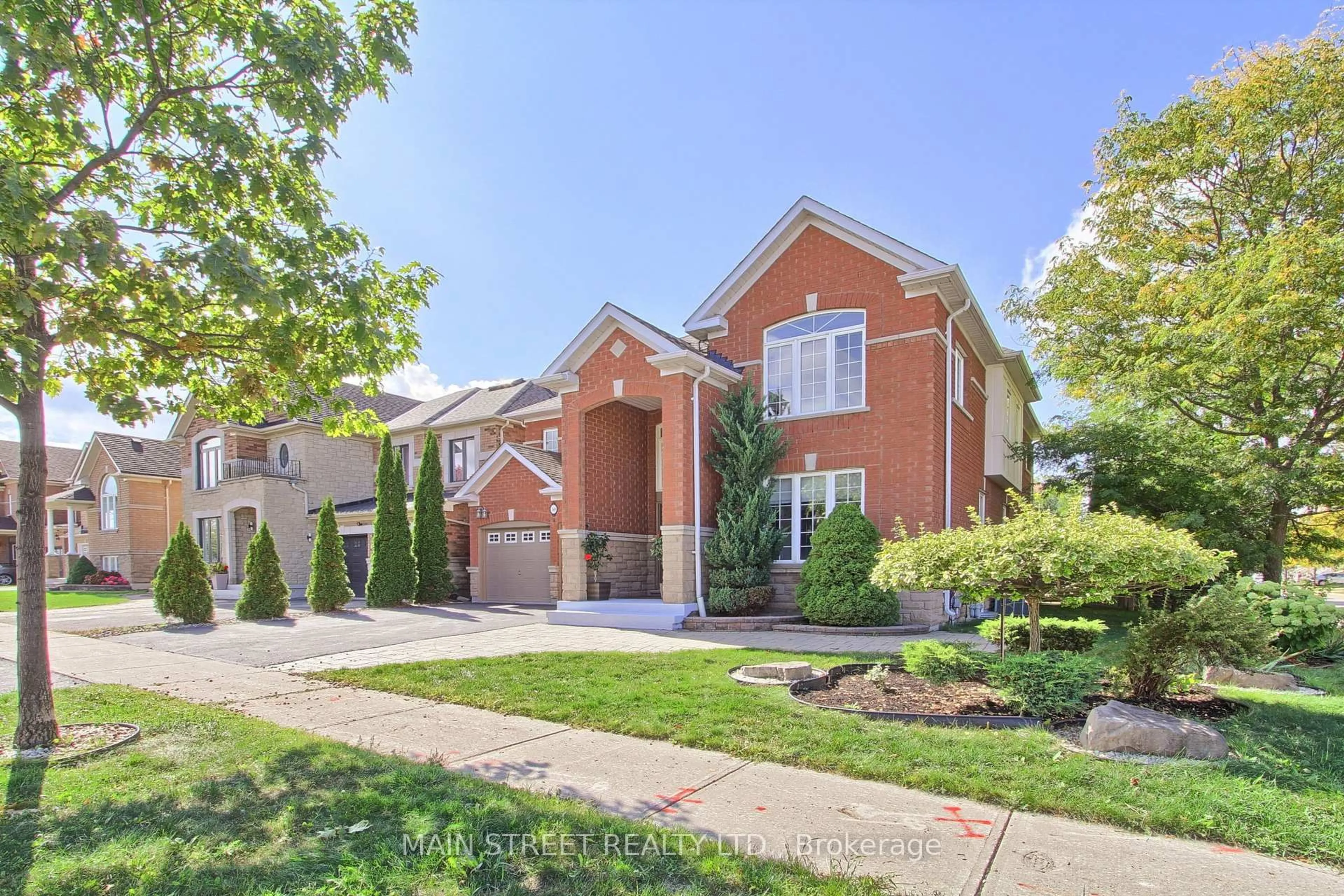 Home with brick exterior material, street for 30 Conover Ave, Aurora Ontario L4G 0A3