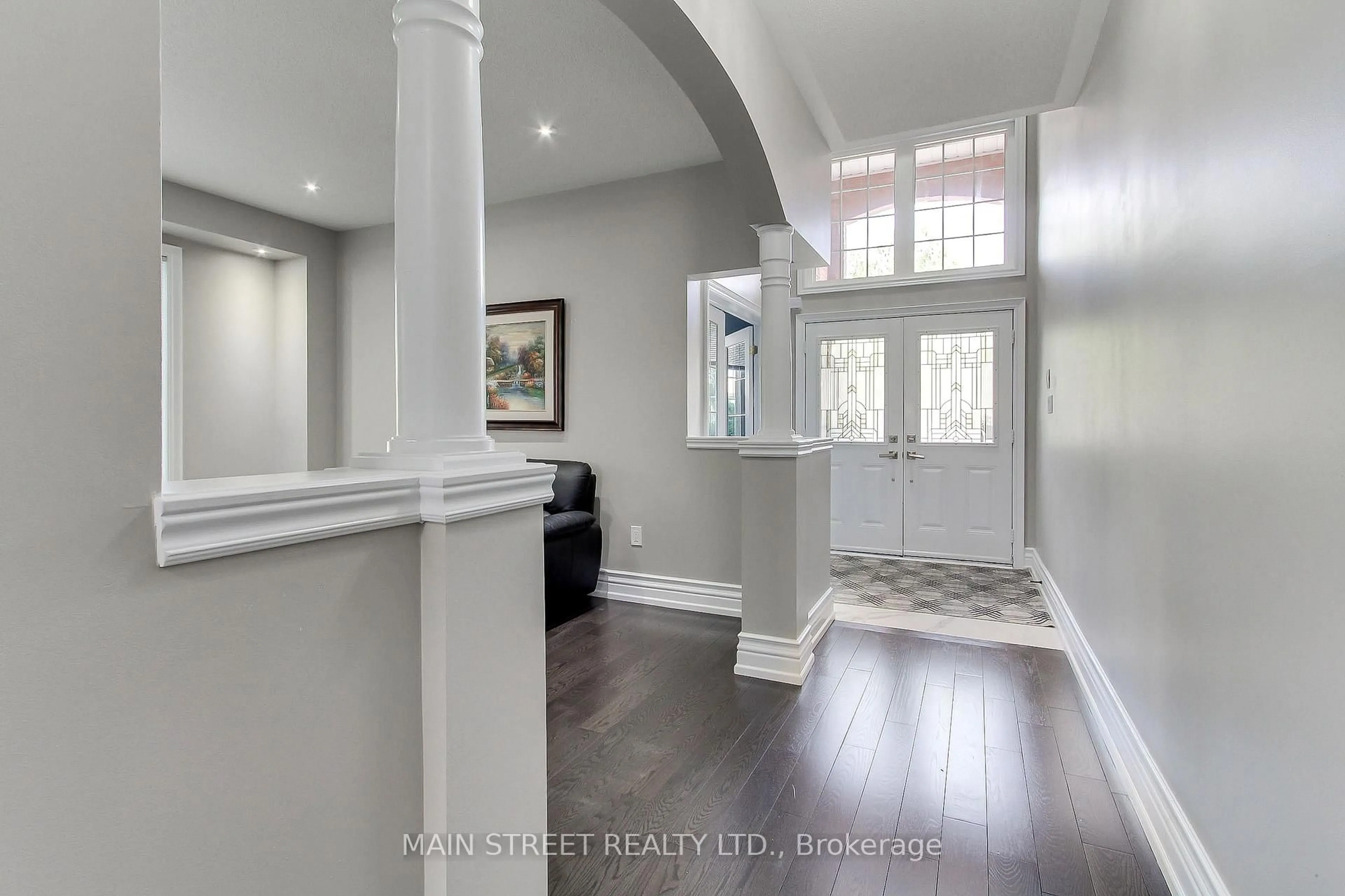 Indoor entryway for 30 Conover Ave, Aurora Ontario L4G 0A3