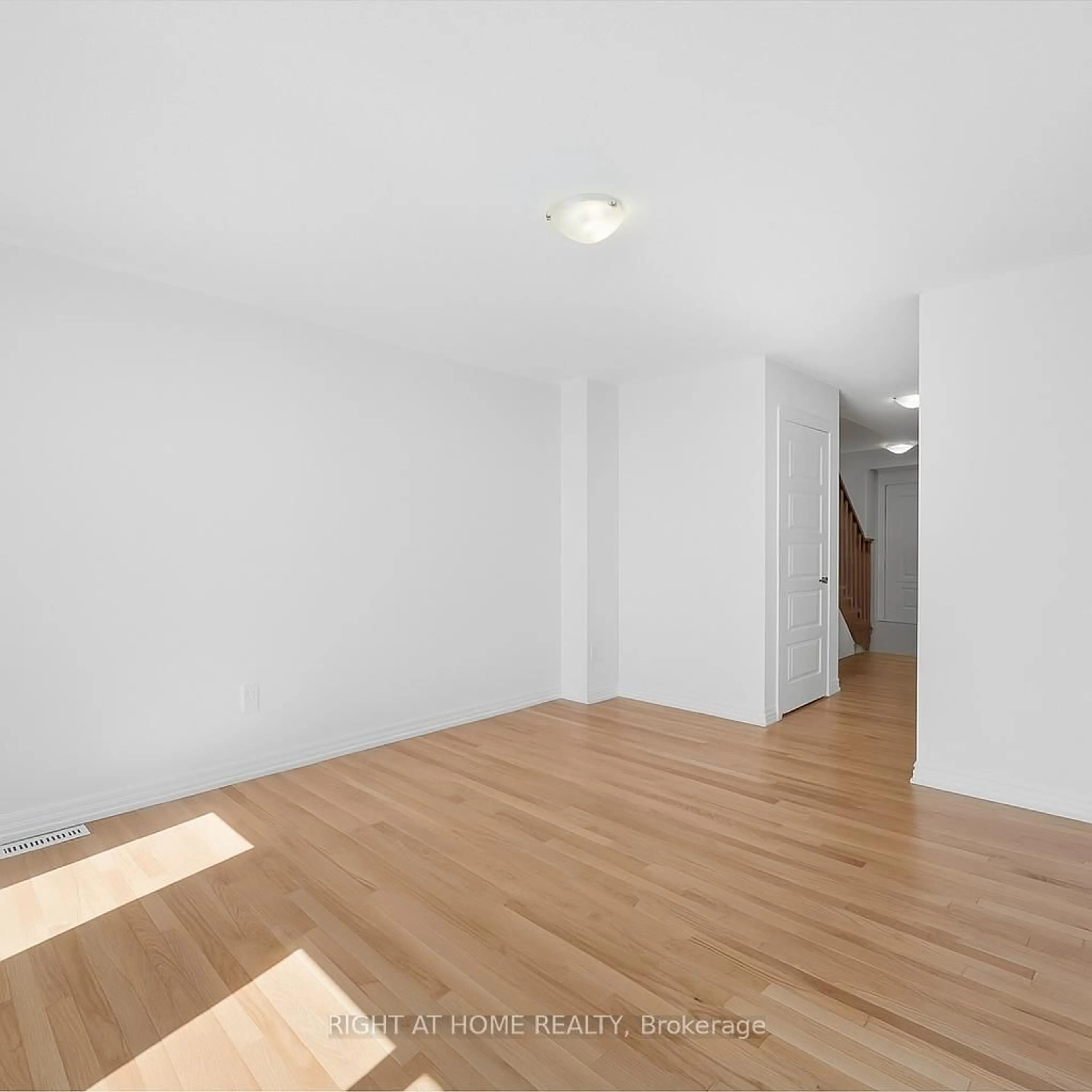 A pic of a room for 55 Delano Way, Newmarket Ontario L3X 0L4