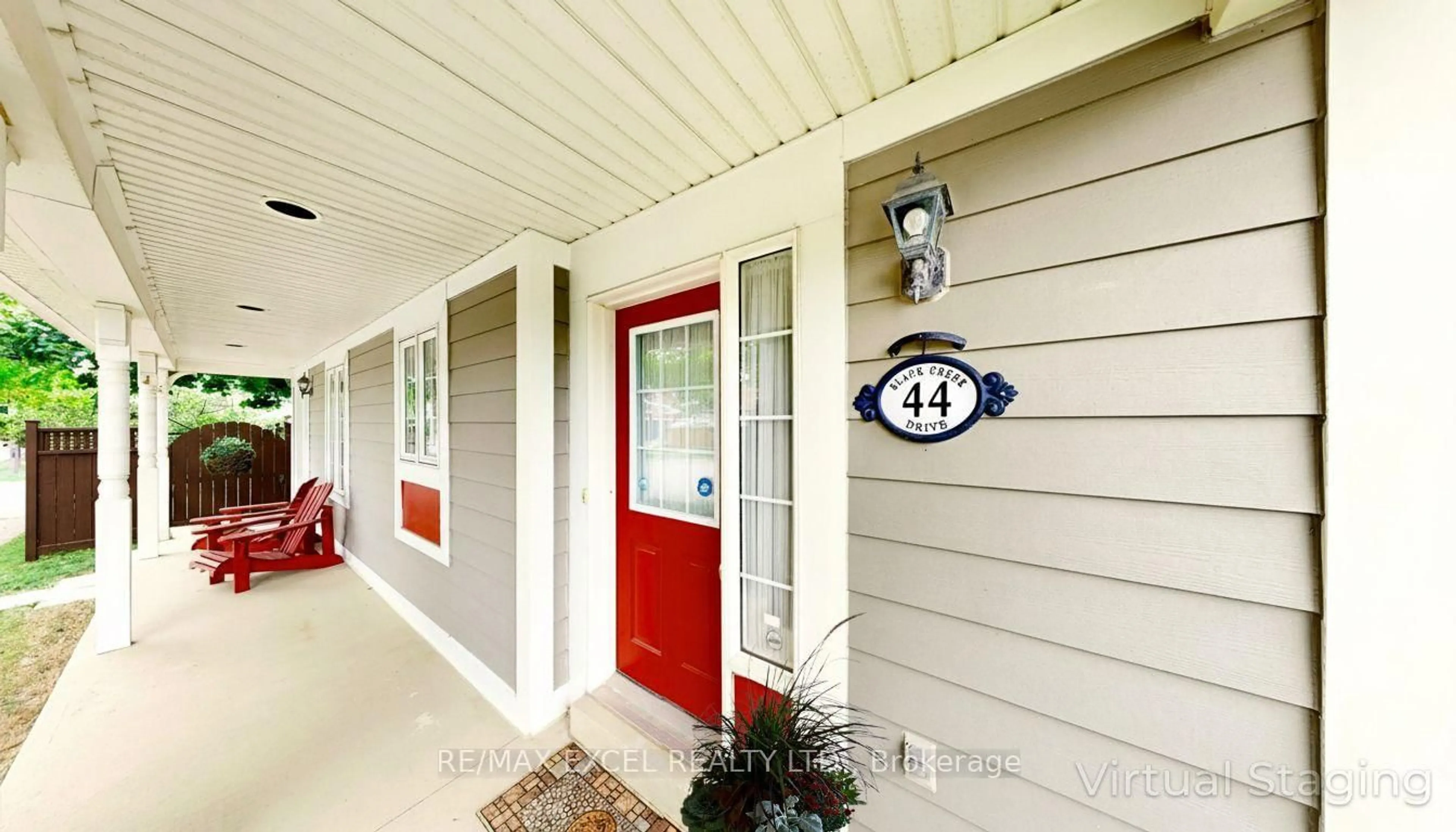 Indoor entryway for 44 Black Creek Dr, Markham Ontario L6B 1K1