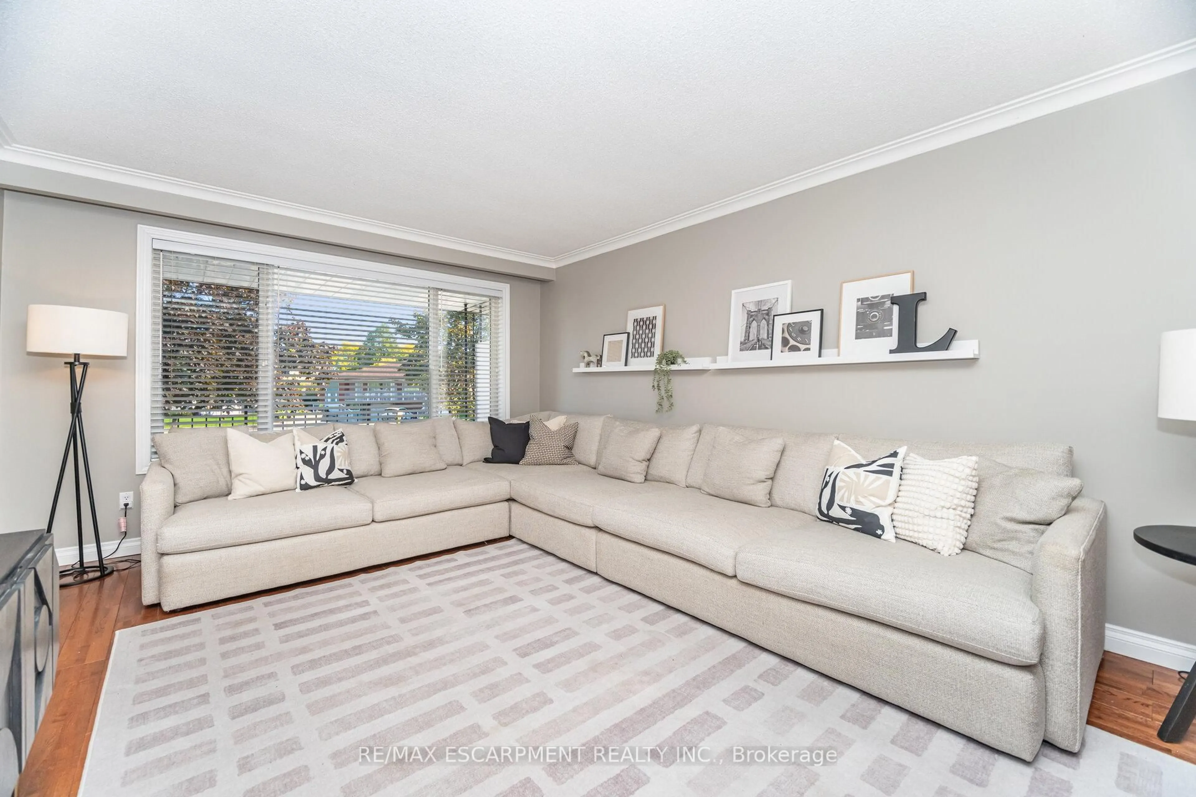 Living room with furniture, unknown for 154 Rainbow Dr, Vaughan Ontario L4L 2K7