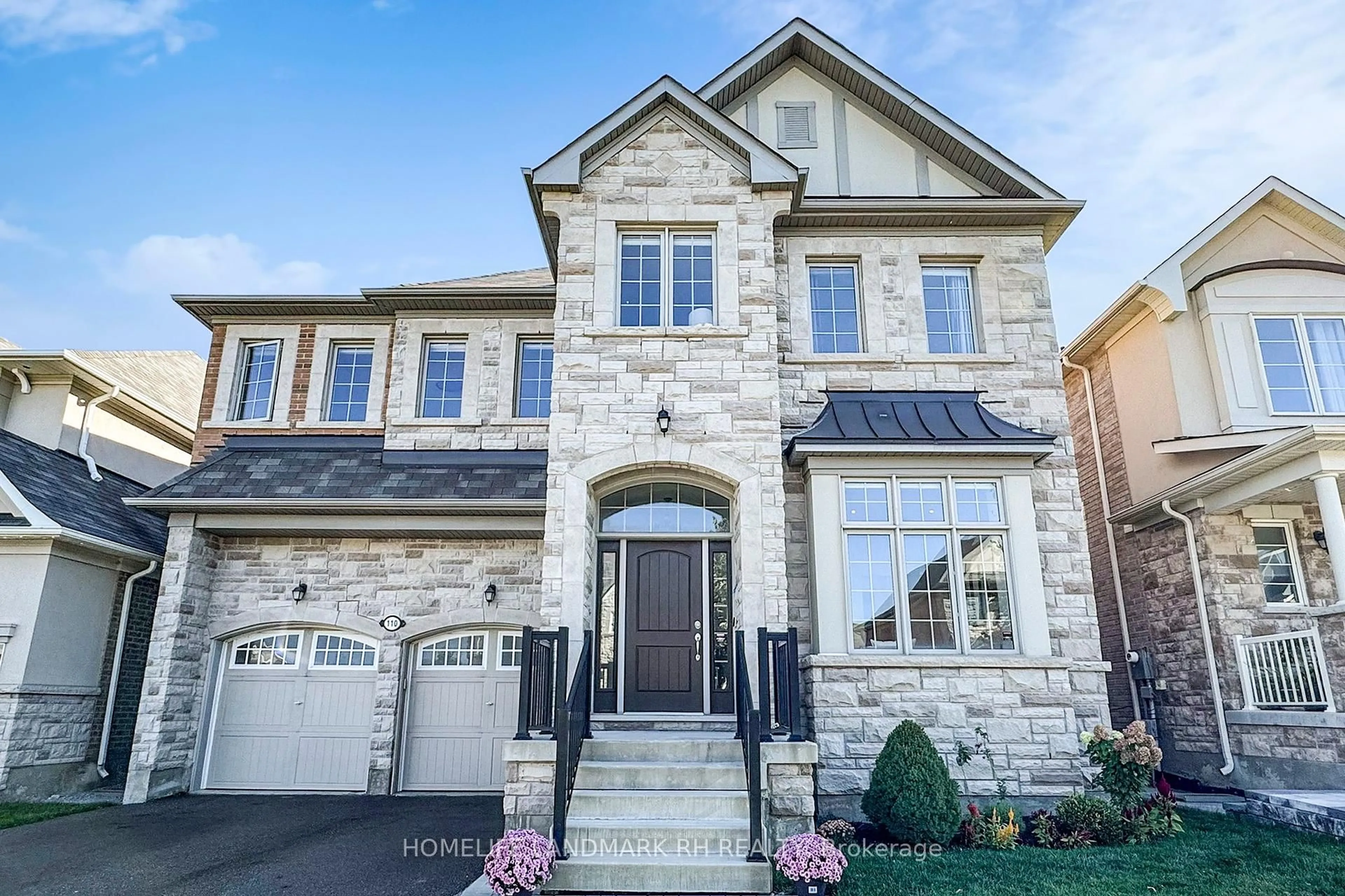 Home with brick exterior material, street for 110 Novan Cres, Aurora Ontario L4G 0X7