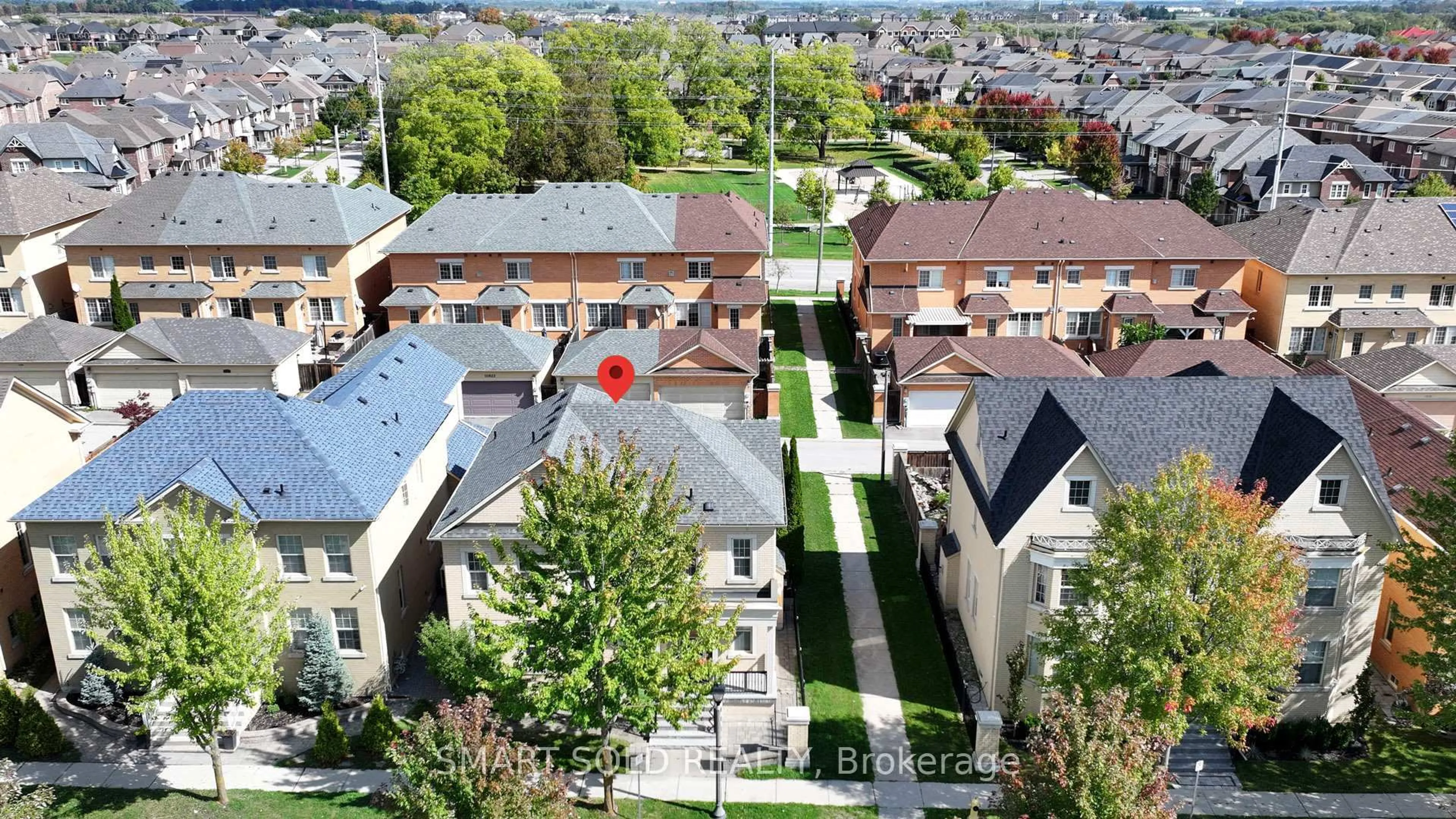 A pic from outside/outdoor area/front of a property/back of a property/a pic from drone, city buildings view from balcony for 23 Bonheur Rd, Markham Ontario L6C 0A3