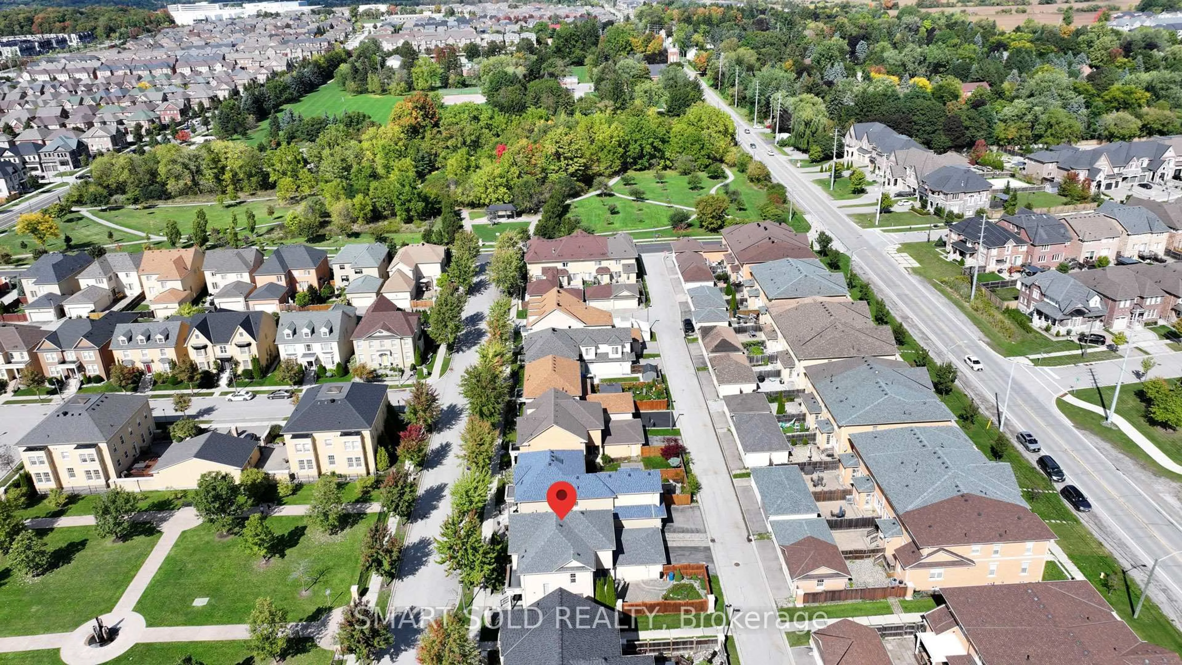 A pic from outside/outdoor area/front of a property/back of a property/a pic from drone, street for 23 Bonheur Rd, Markham Ontario L6C 0A3