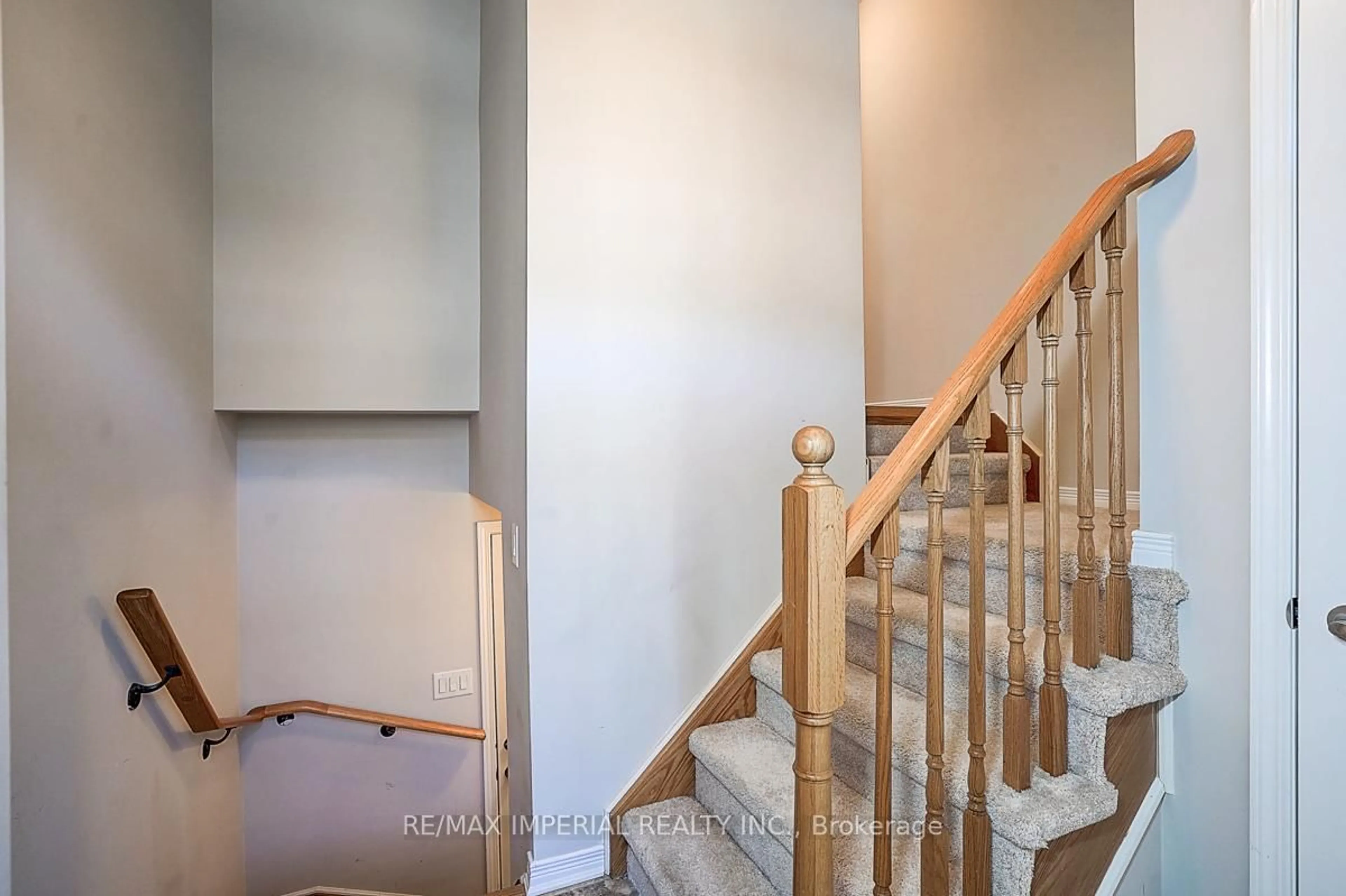 Stairs for 9 Ormerod Lane, Richmond Hill Ontario L4S 0G3