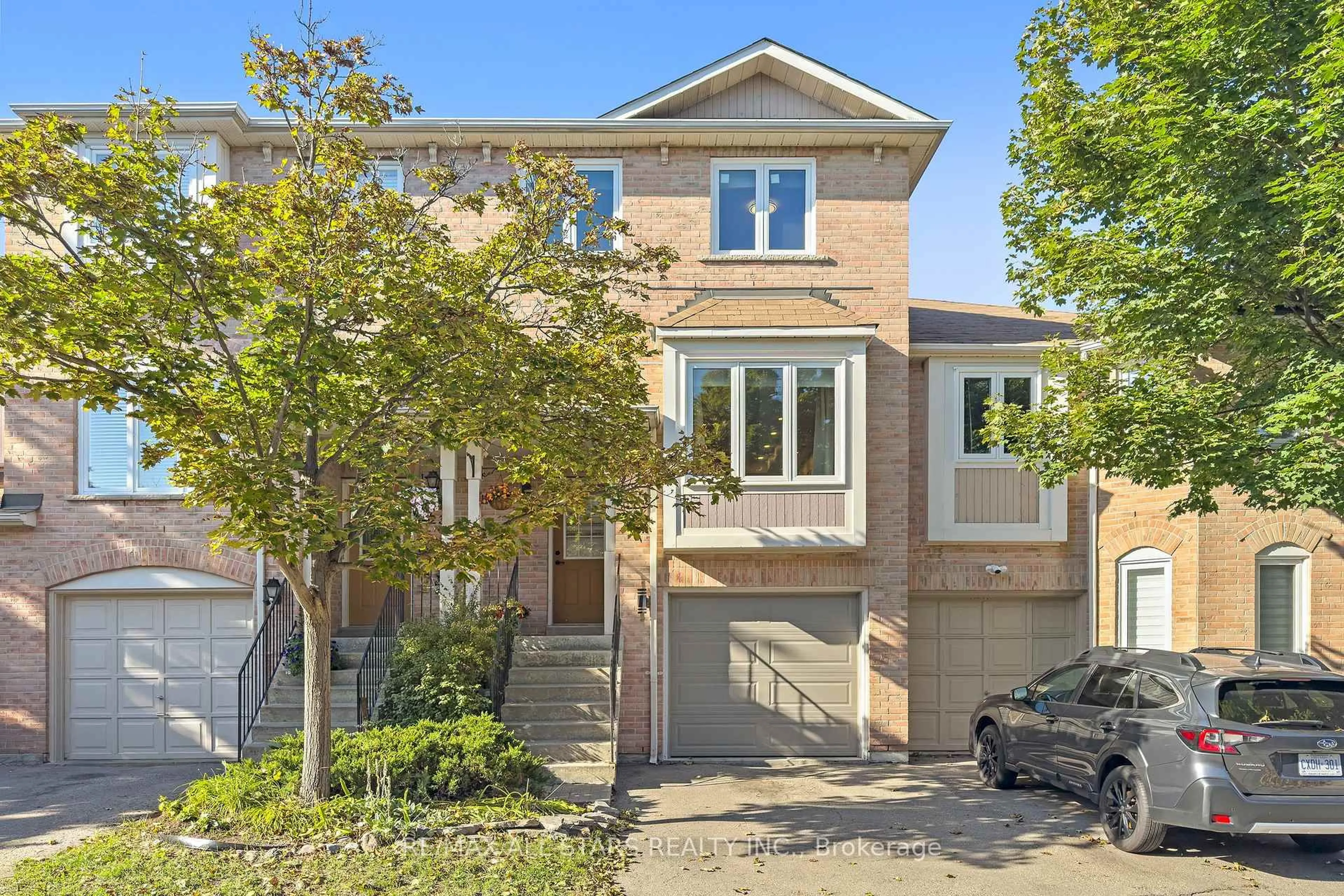 Home with brick exterior material, street for 21 Rougehaven Way, Markham Ontario L3P 7W5