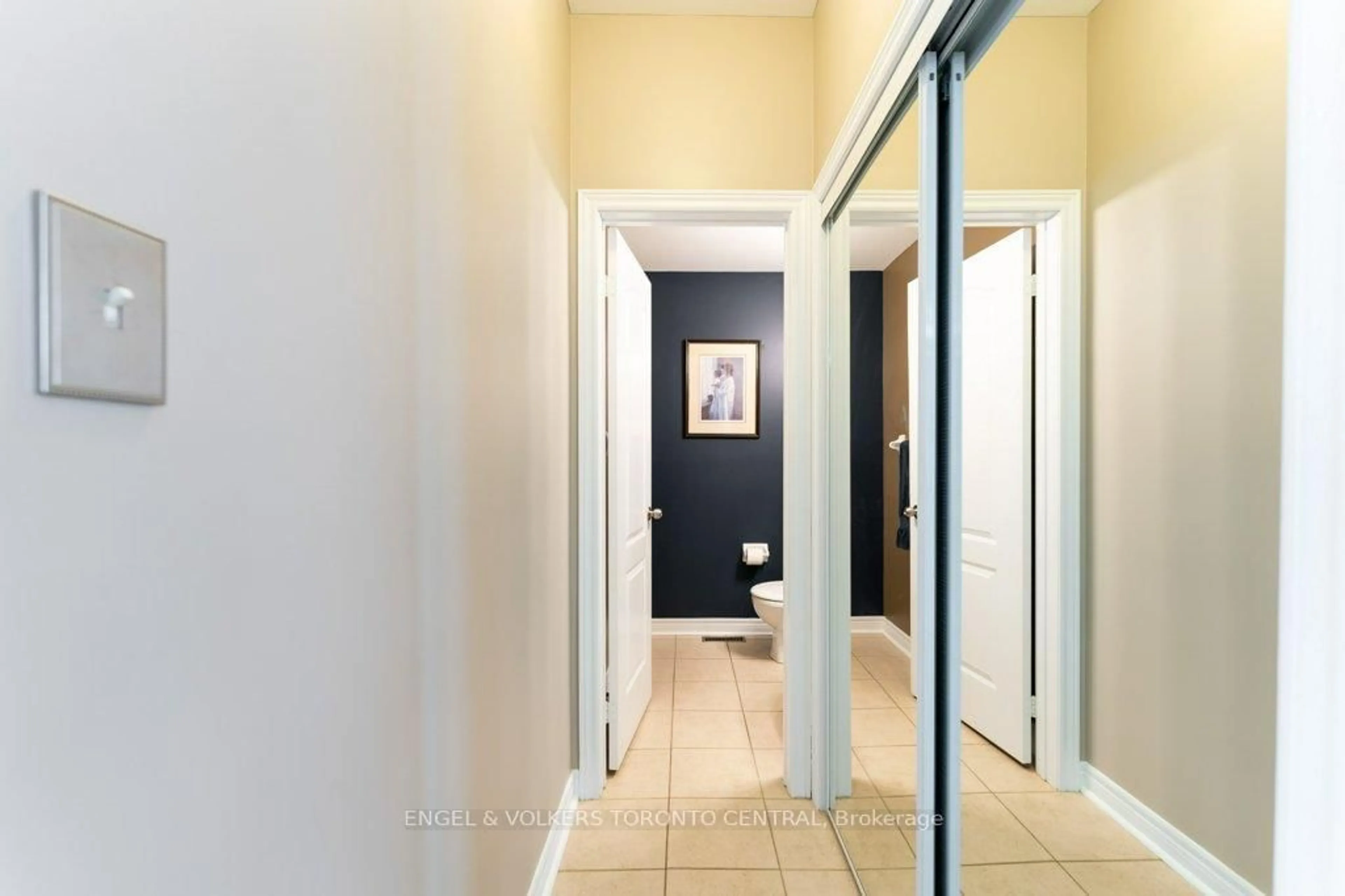 Indoor entryway for 22 Donald Sim Ave, Markham Ontario L6B 1B6