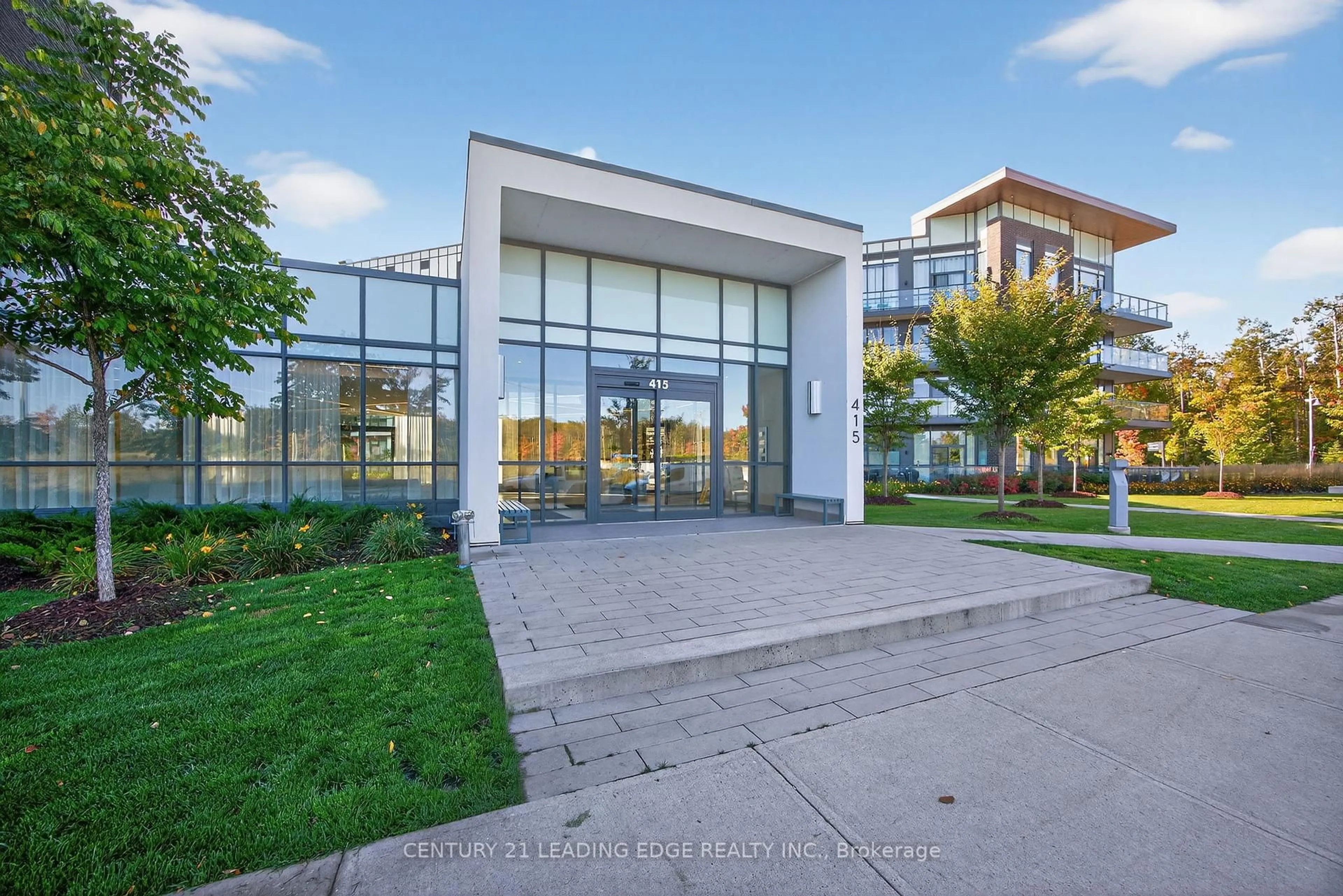 Indoor foyer for 415 Sea Ray Ave #228, Innisfil Ontario L9S 0R5