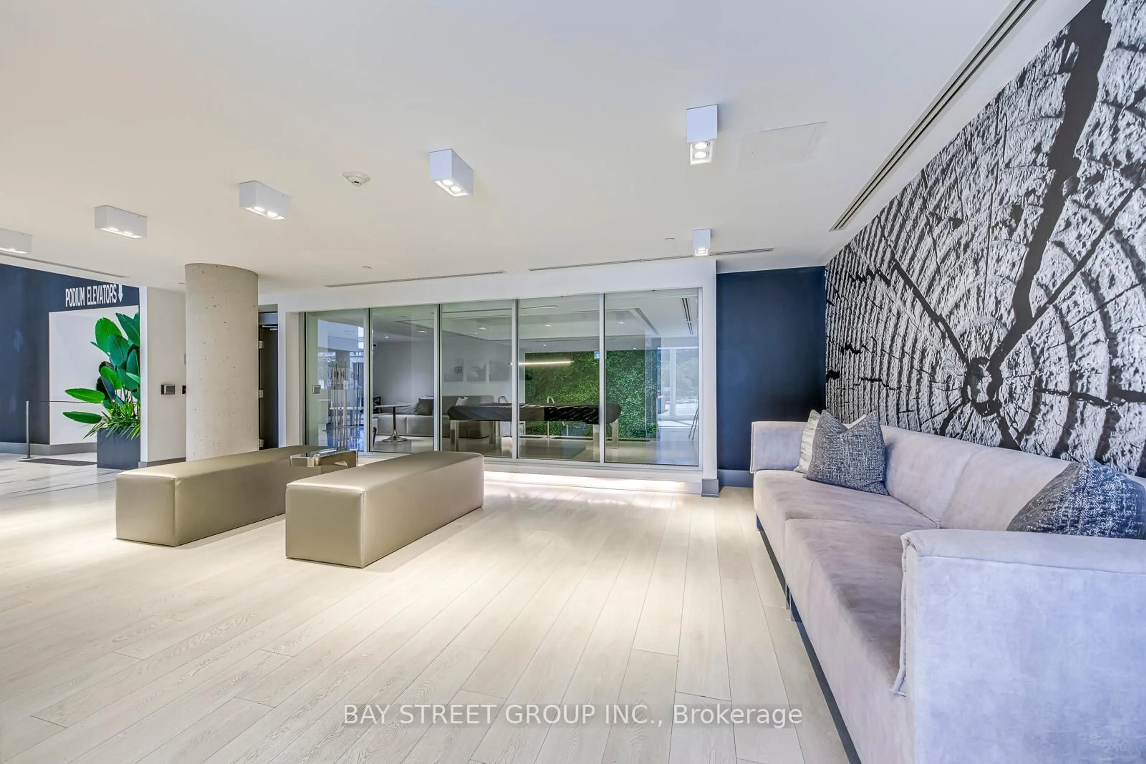 Indoor foyer for 2908 Highway 7 Rd #2502, Vaughan Ontario L4K 0K5