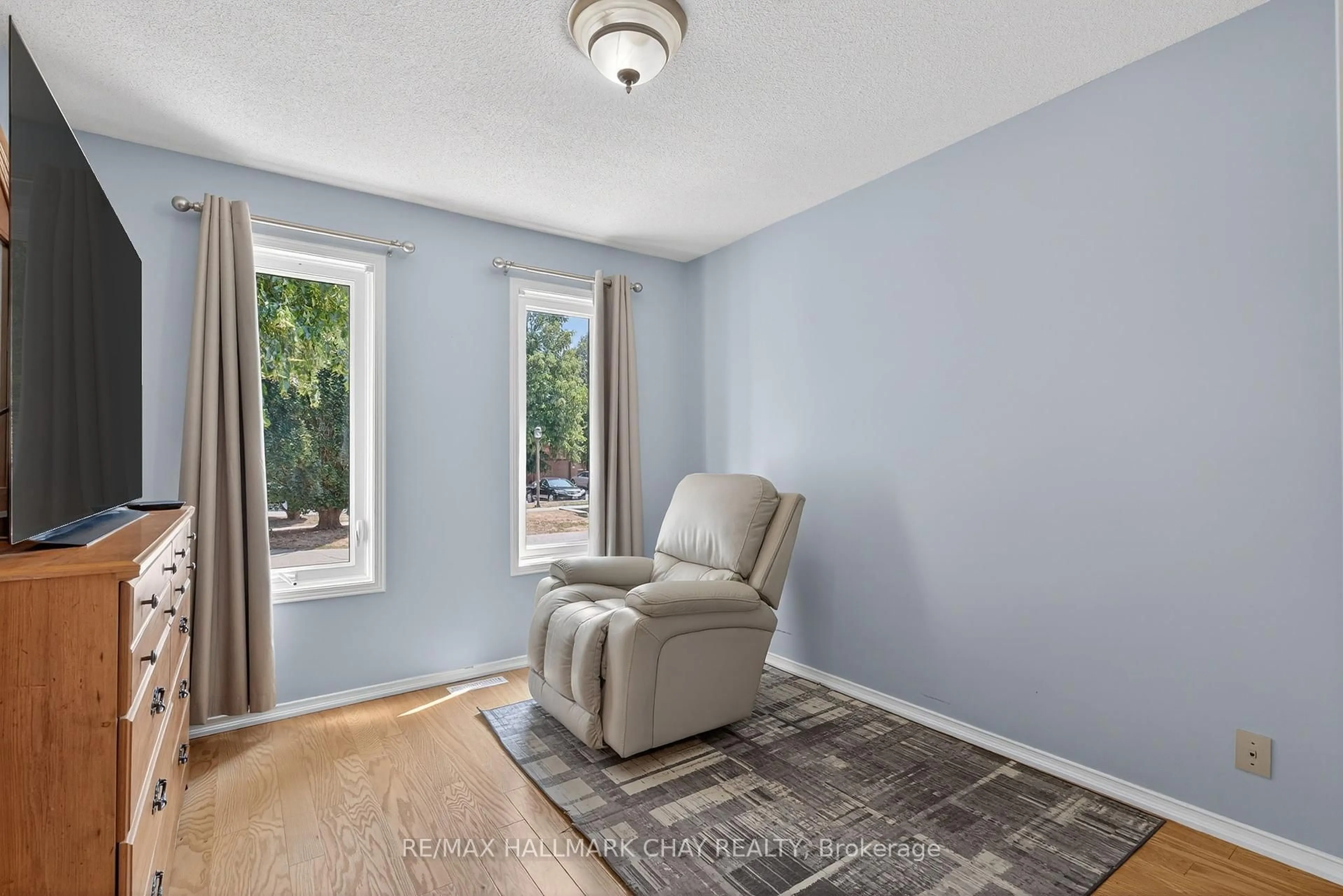 A pic of a room for 33 Parkette Dr, New Tecumseth Ontario L9R 1R7