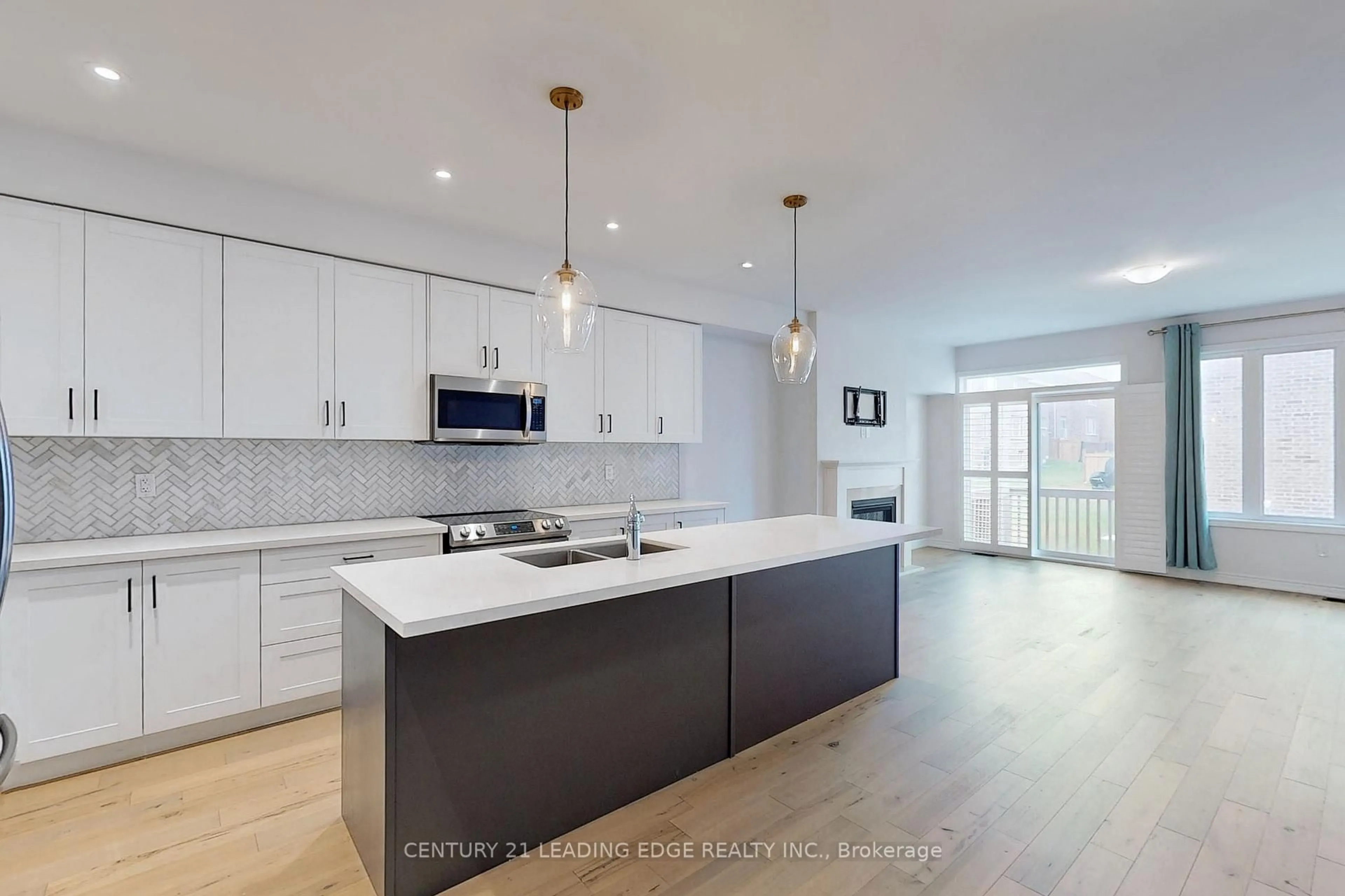 Open concept kitchen, unknown for 56 Cupples Farm Lane, East Gwillimbury Ontario L0G 1M0