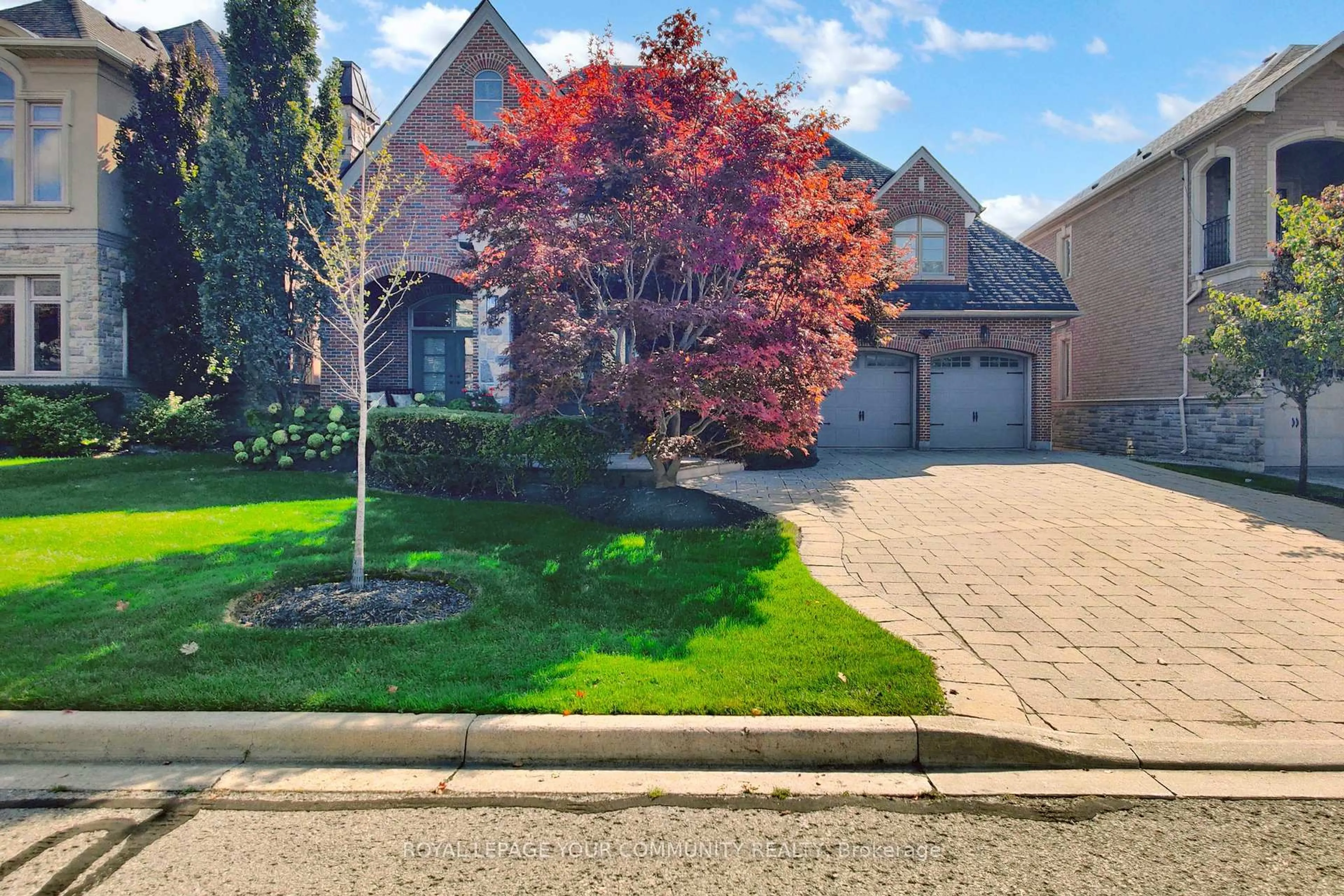 A pic from outside/outdoor area/front of a property/back of a property/a pic from drone, street for 166 Grandvista Cres, Vaughan Ontario L4H 3J6