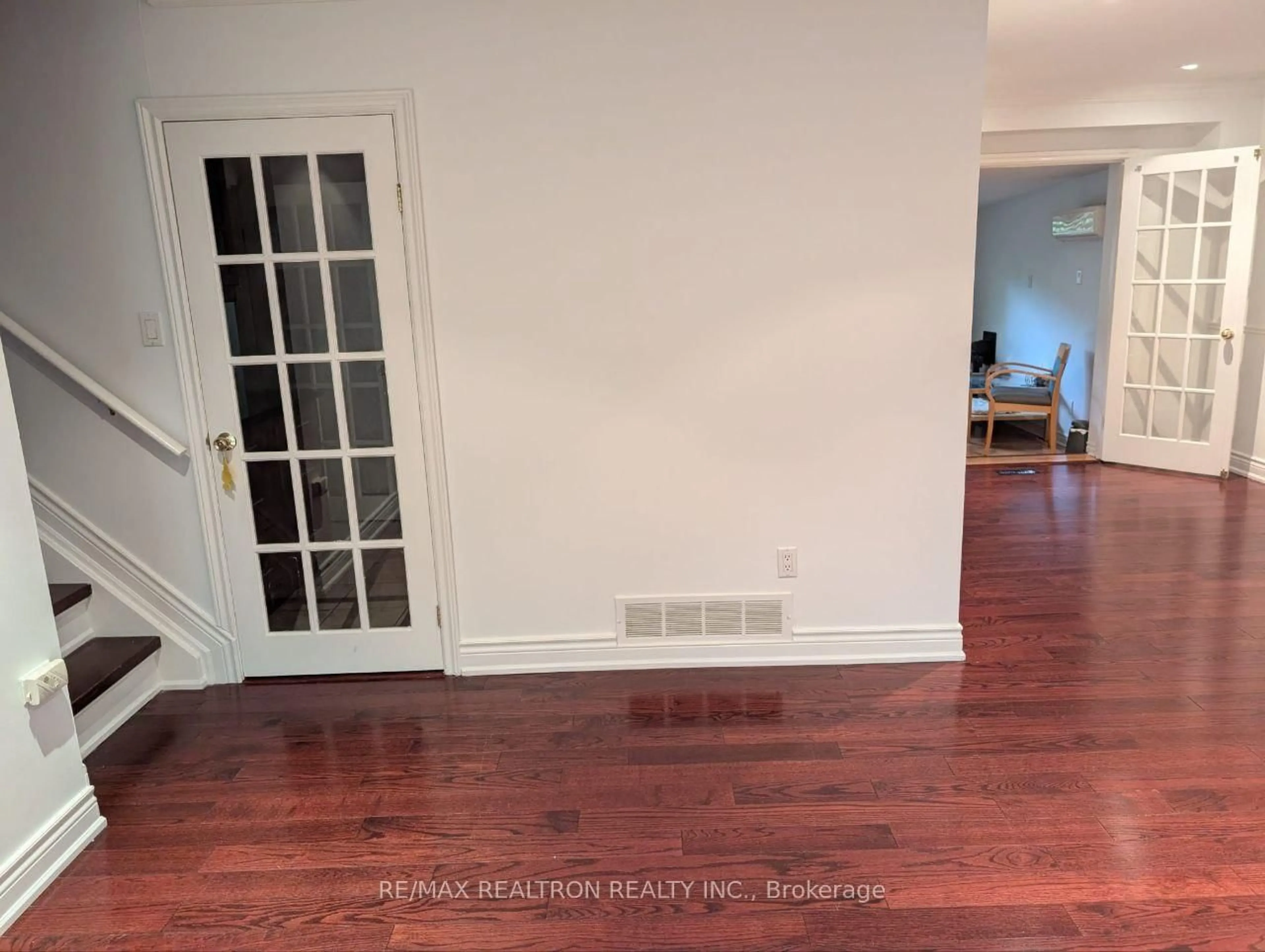 A pic of a room for 28 Lakeland Cres, Richmond Hill Ontario L4E 2Z8