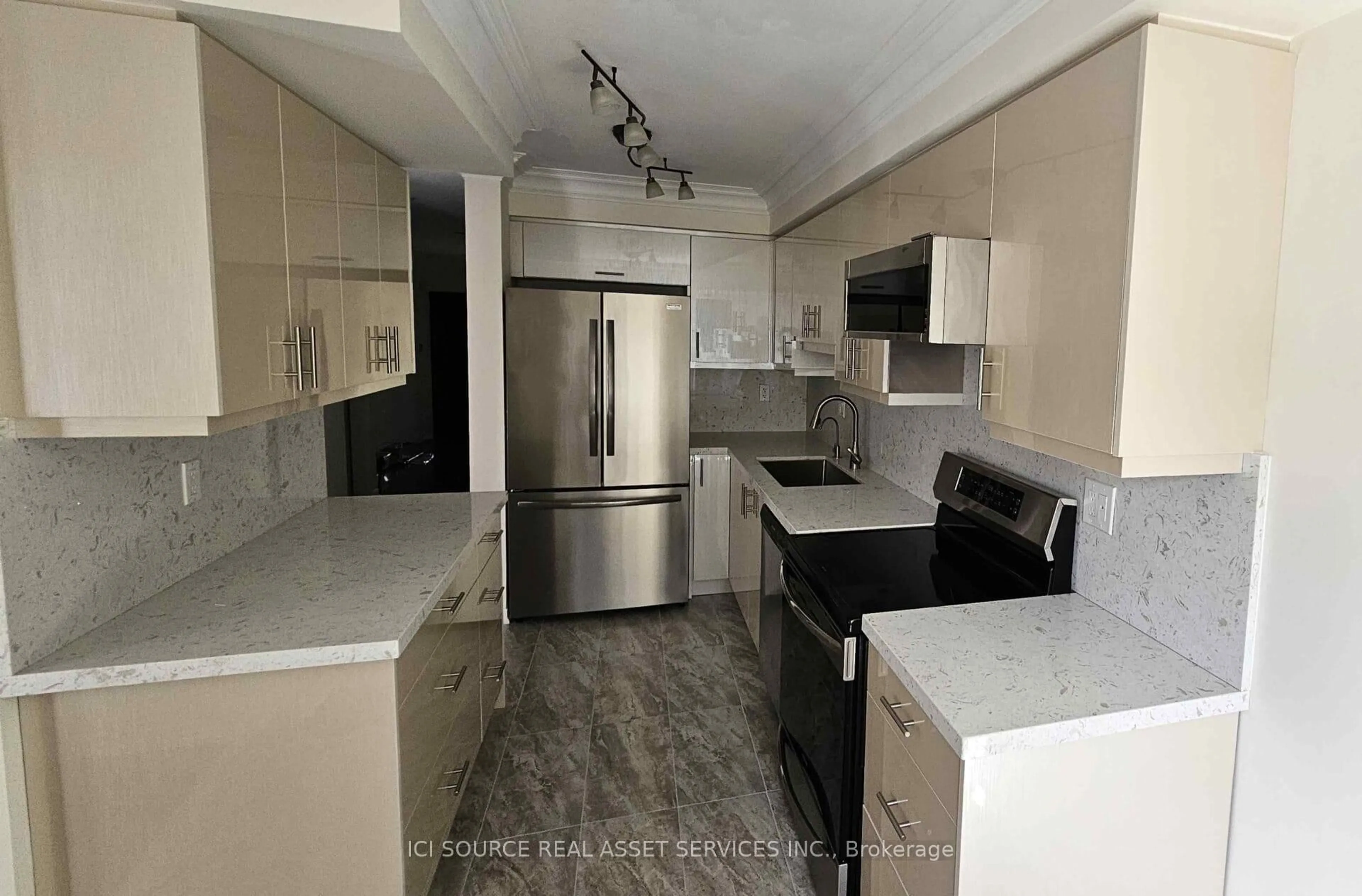 Unknown for 11 Levellands Cres, Richmond Hill Ontario L4B 0A5