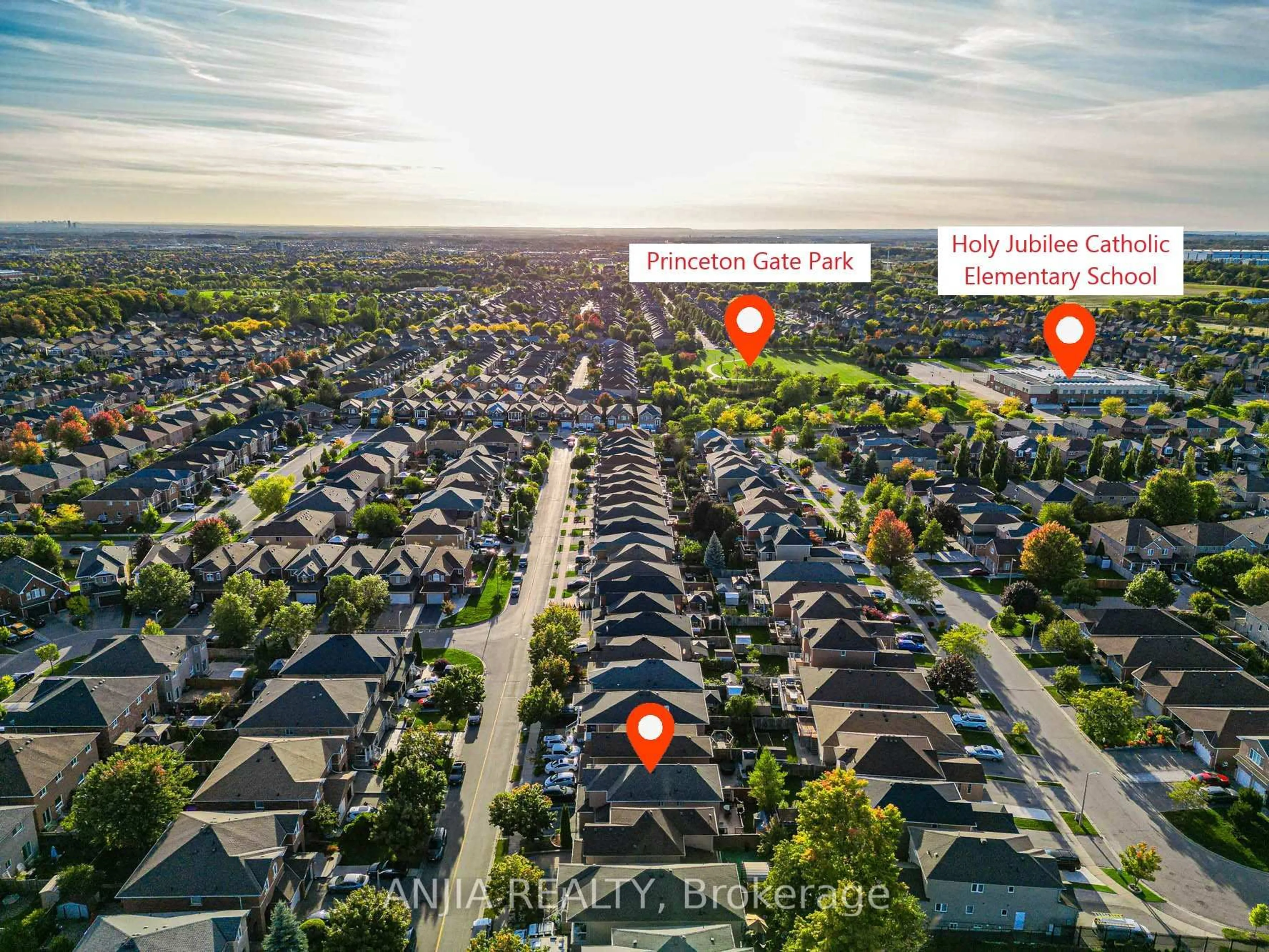 A pic from outside/outdoor area/front of a property/back of a property/a pic from drone, street for 97 Blackthorn Dr, Vaughan Ontario L6A 3N2