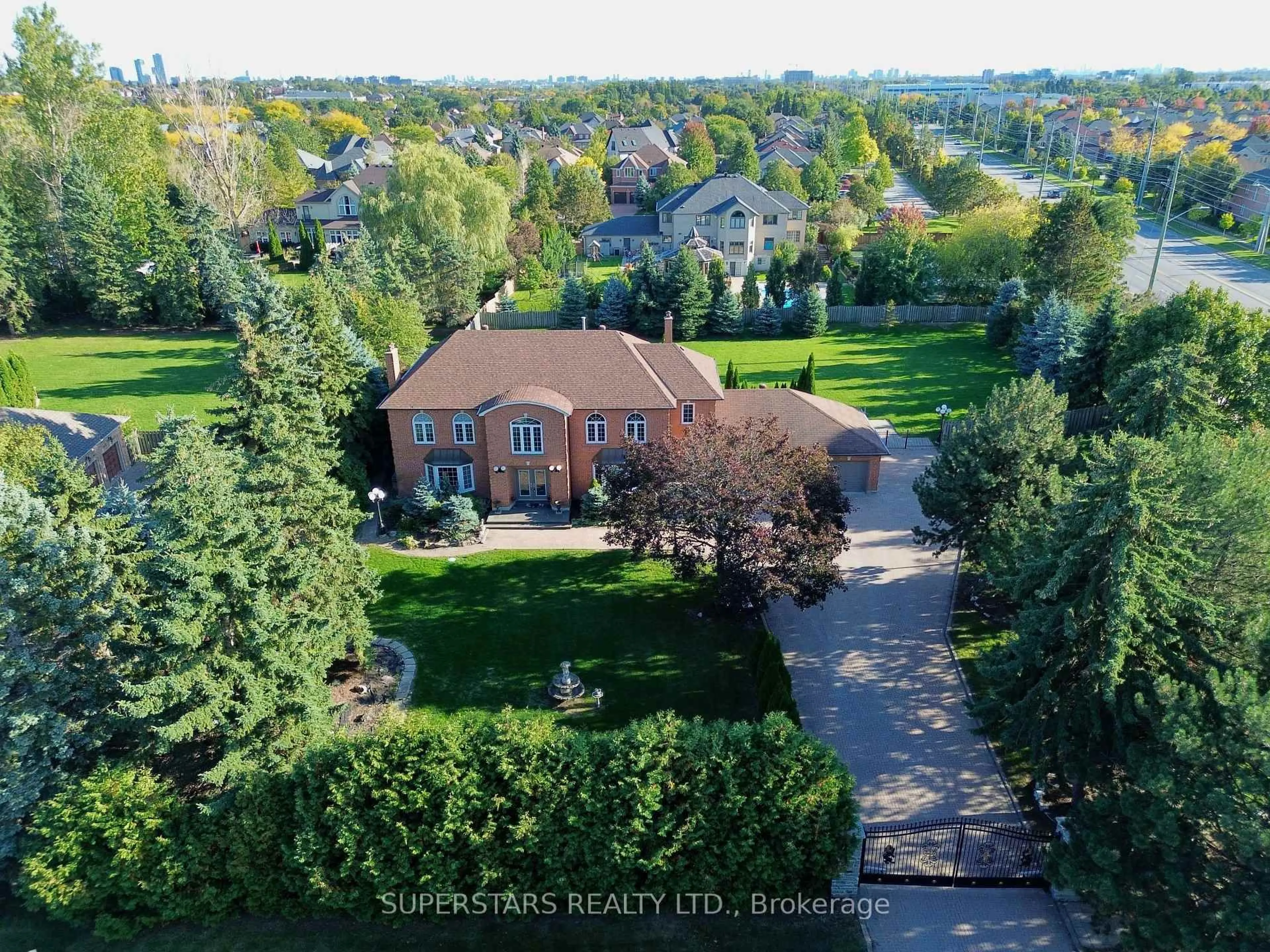 A pic from outside/outdoor area/front of a property/back of a property/a pic from drone, street for 1 Personna Blvd, Markham Ontario L6C 1G1