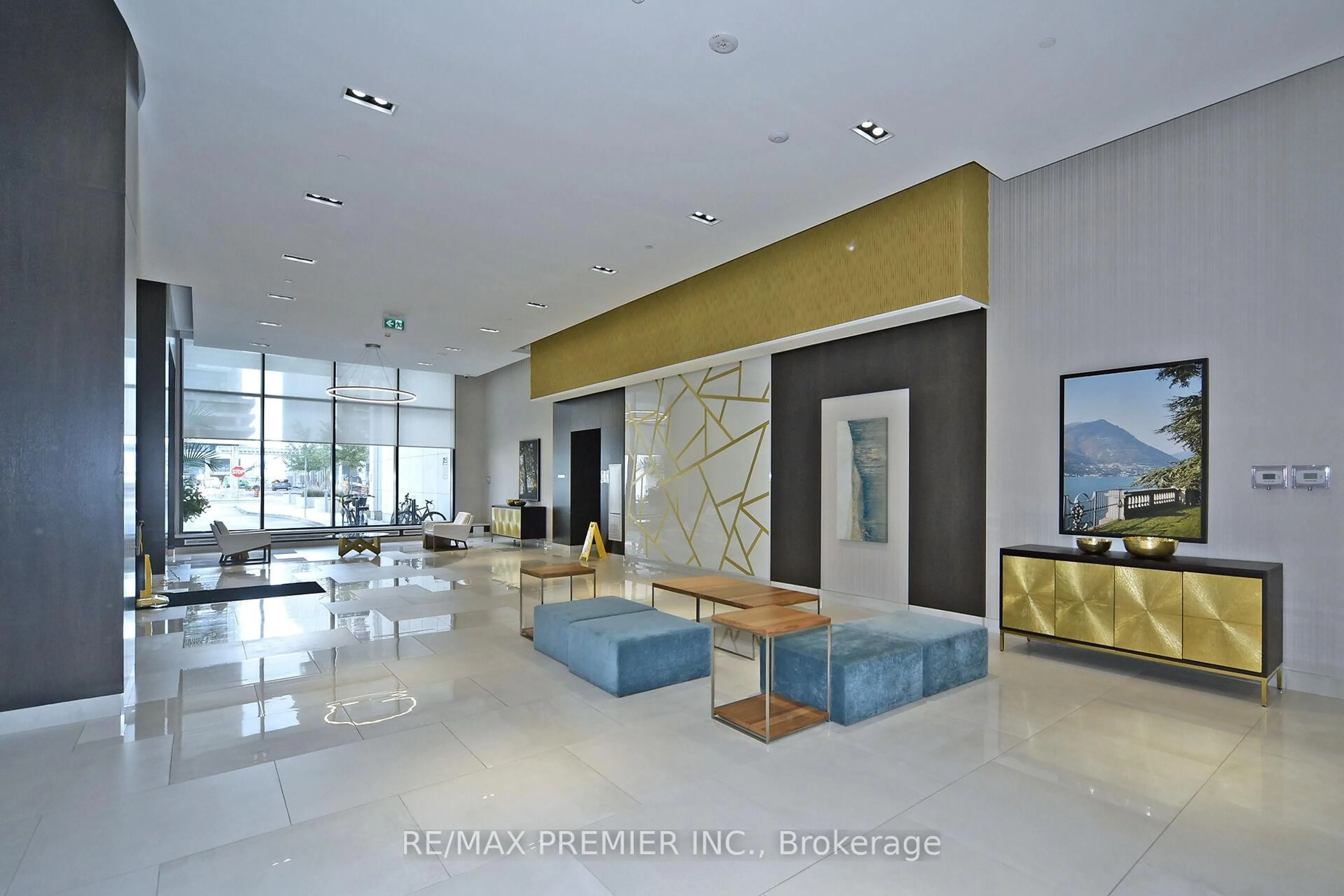 Lobby for 9000 Jane St #1509, Vaughan Ontario L4K 0M6