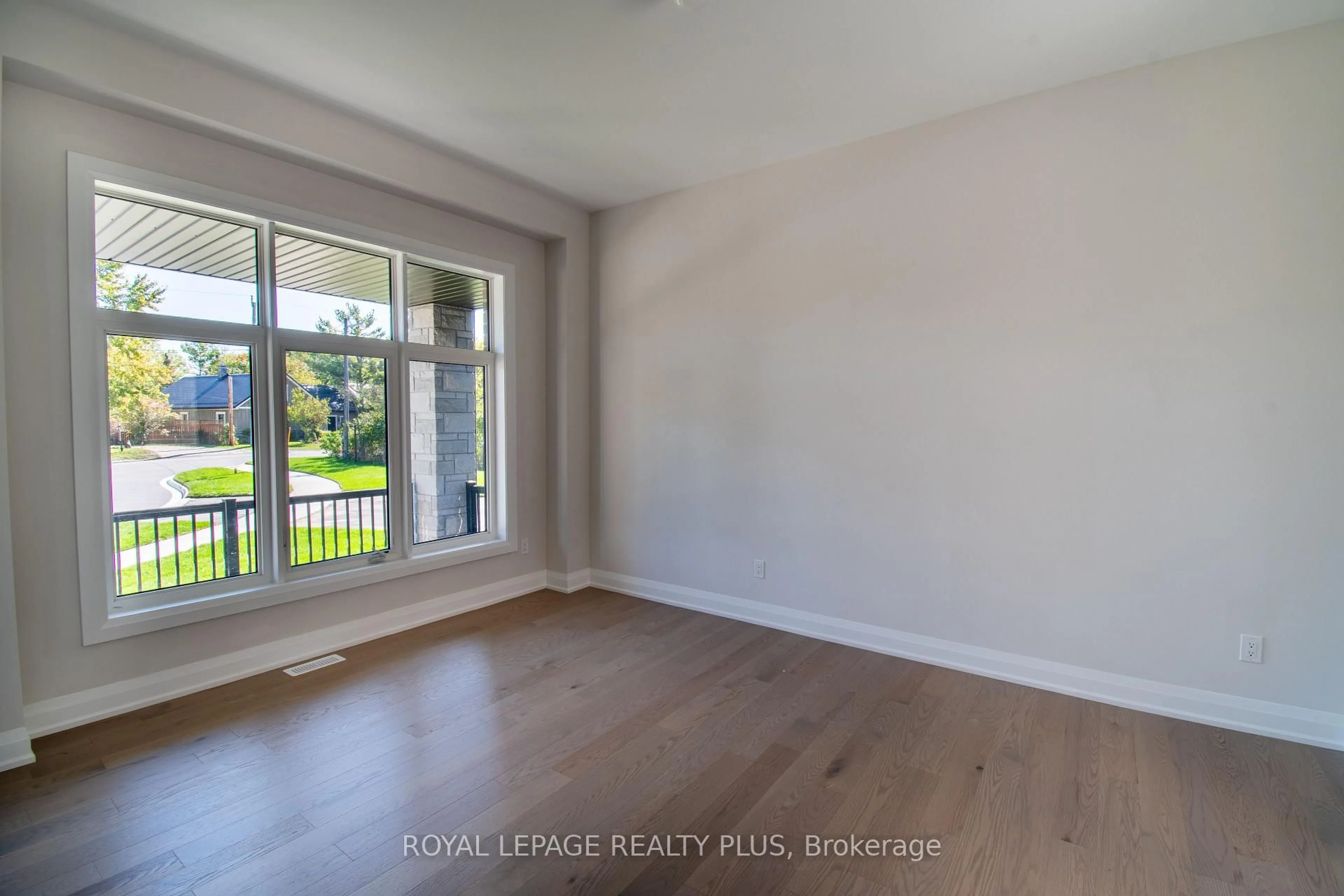 A pic of a room for 980 Church Dr, Innisfil Ontario L0L 1W0