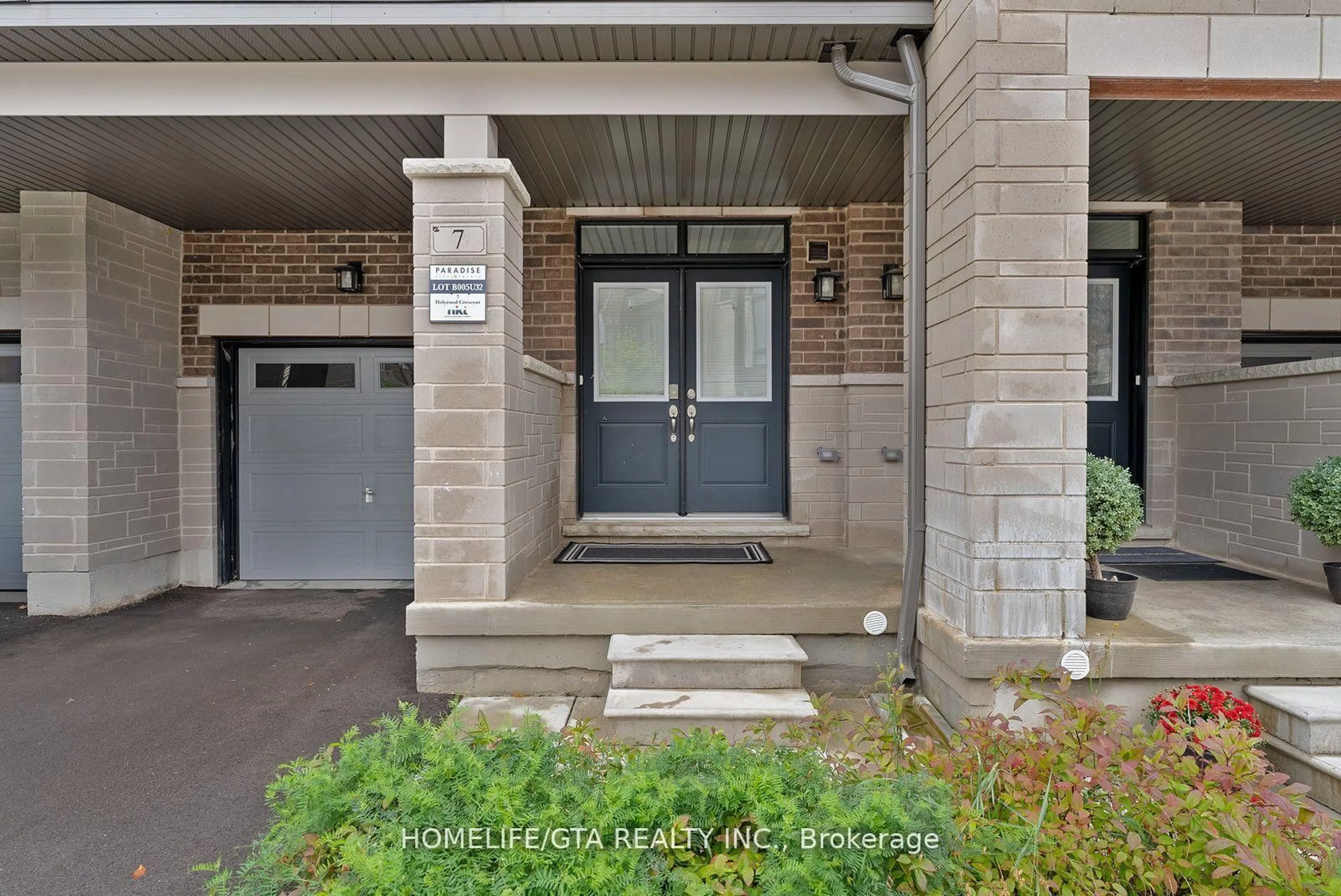 Indoor entryway for 7 Holyrood Cres, Vaughan Ontario L4H 5G2