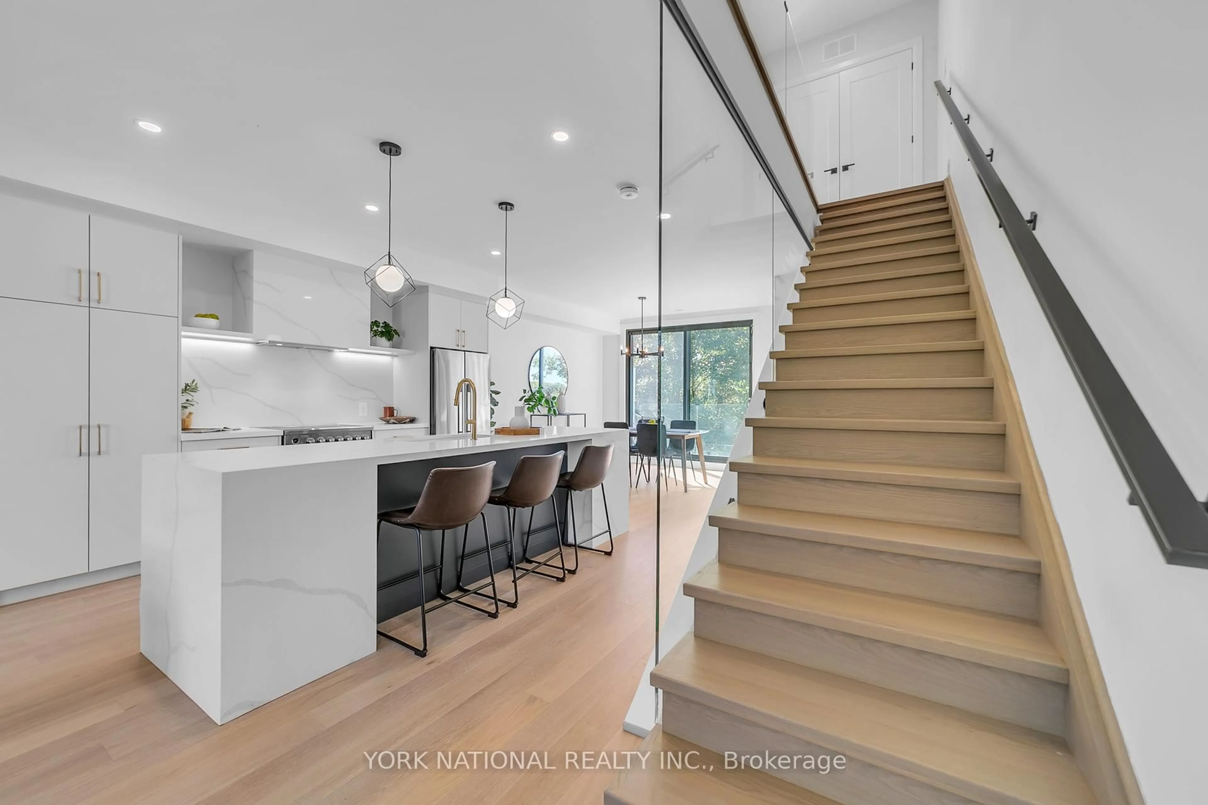 Open concept kitchen, unknown for 59 Charles St #8, Newmarket Ontario L3Y 3V7