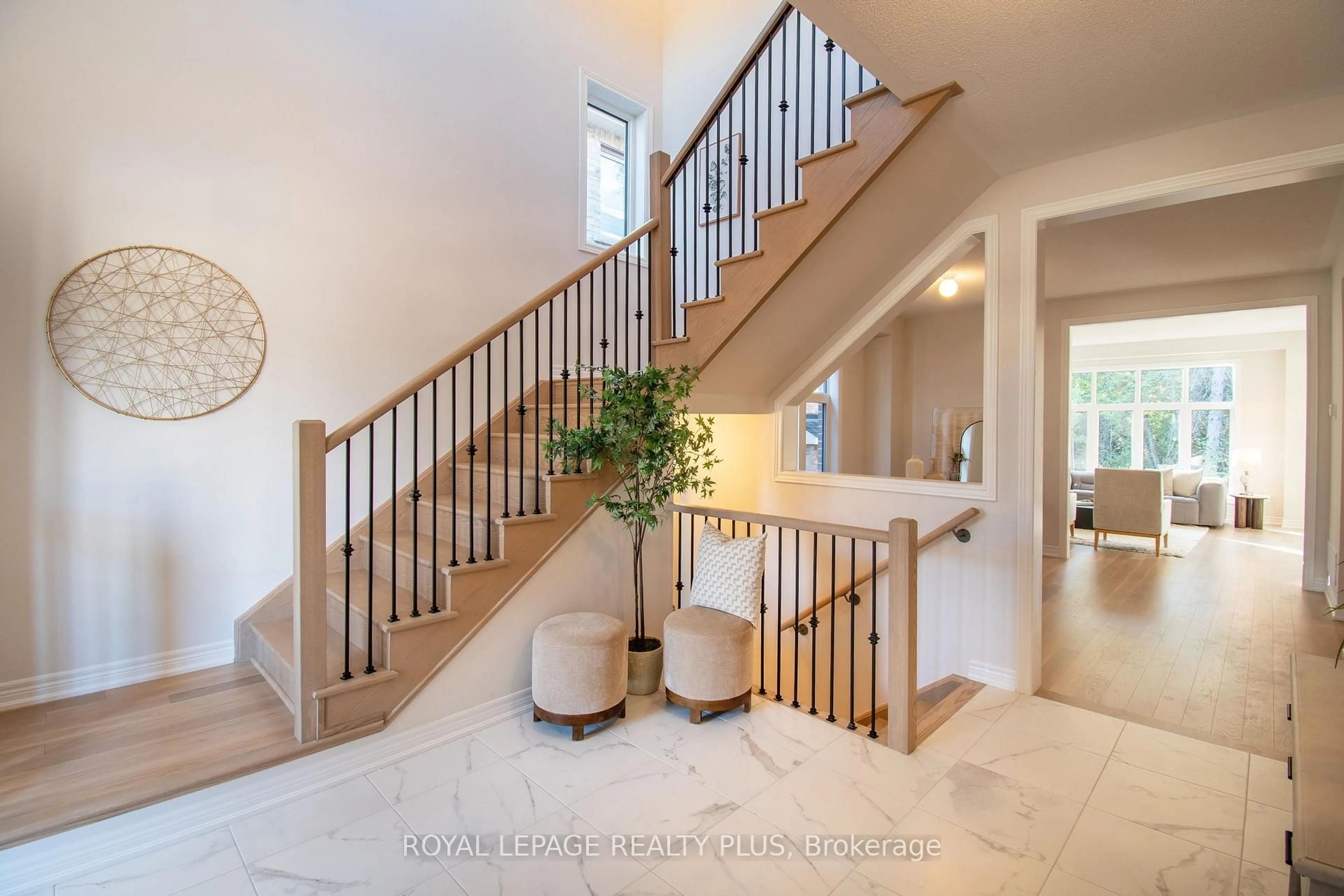 Stairs for 1454 Davis Loop Circ, Innisfil Ontario L0L 1W0