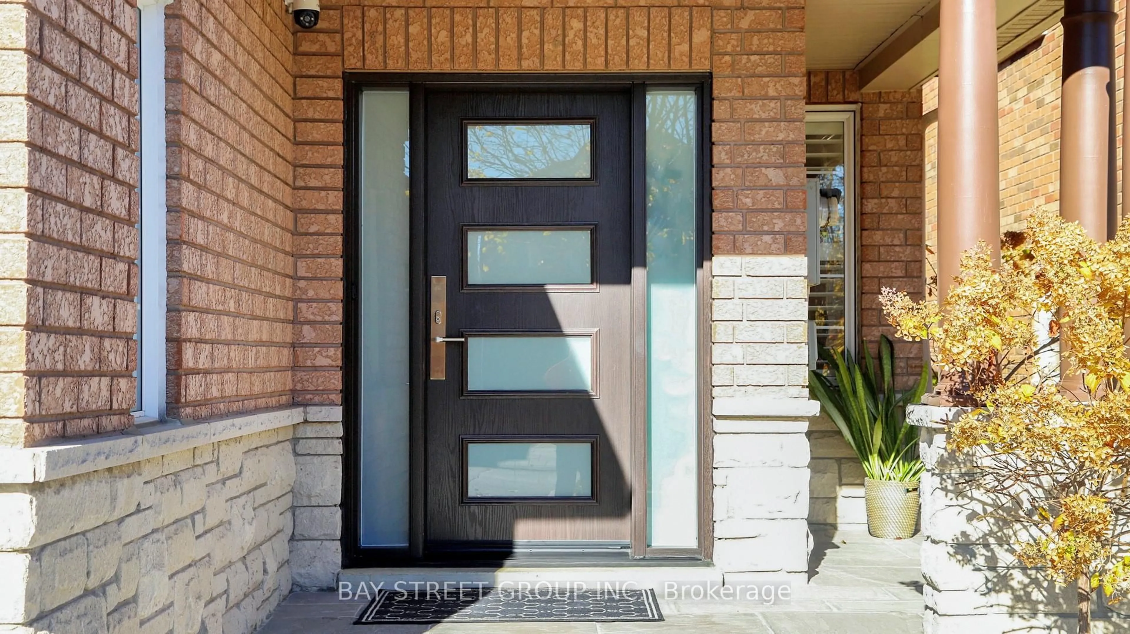 Indoor entryway for 115 COLESBROOK Rd, Richmond Hill Ontario L4S 2G3