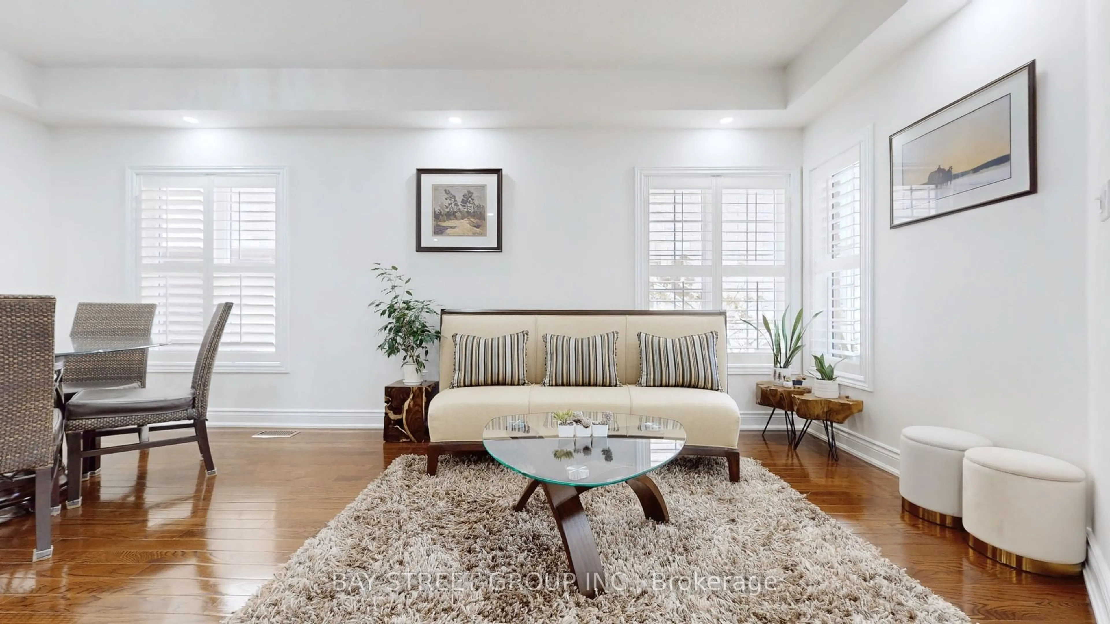 Living room with furniture, unknown for 115 COLESBROOK Rd, Richmond Hill Ontario L4S 2G3