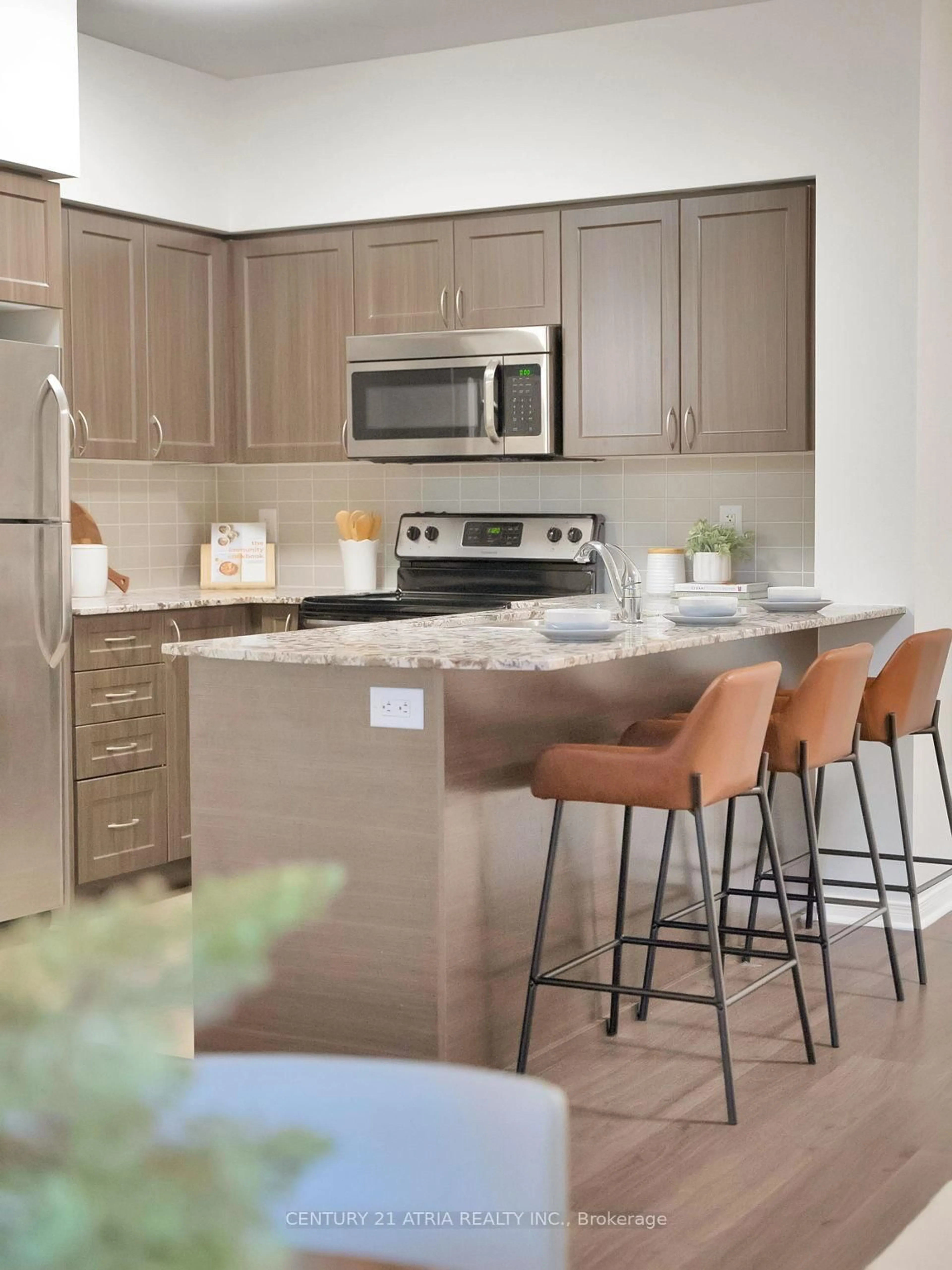 Open concept kitchen, unknown for 73 King William Cres #103, Richmond Hill Ontario L4B 0C2