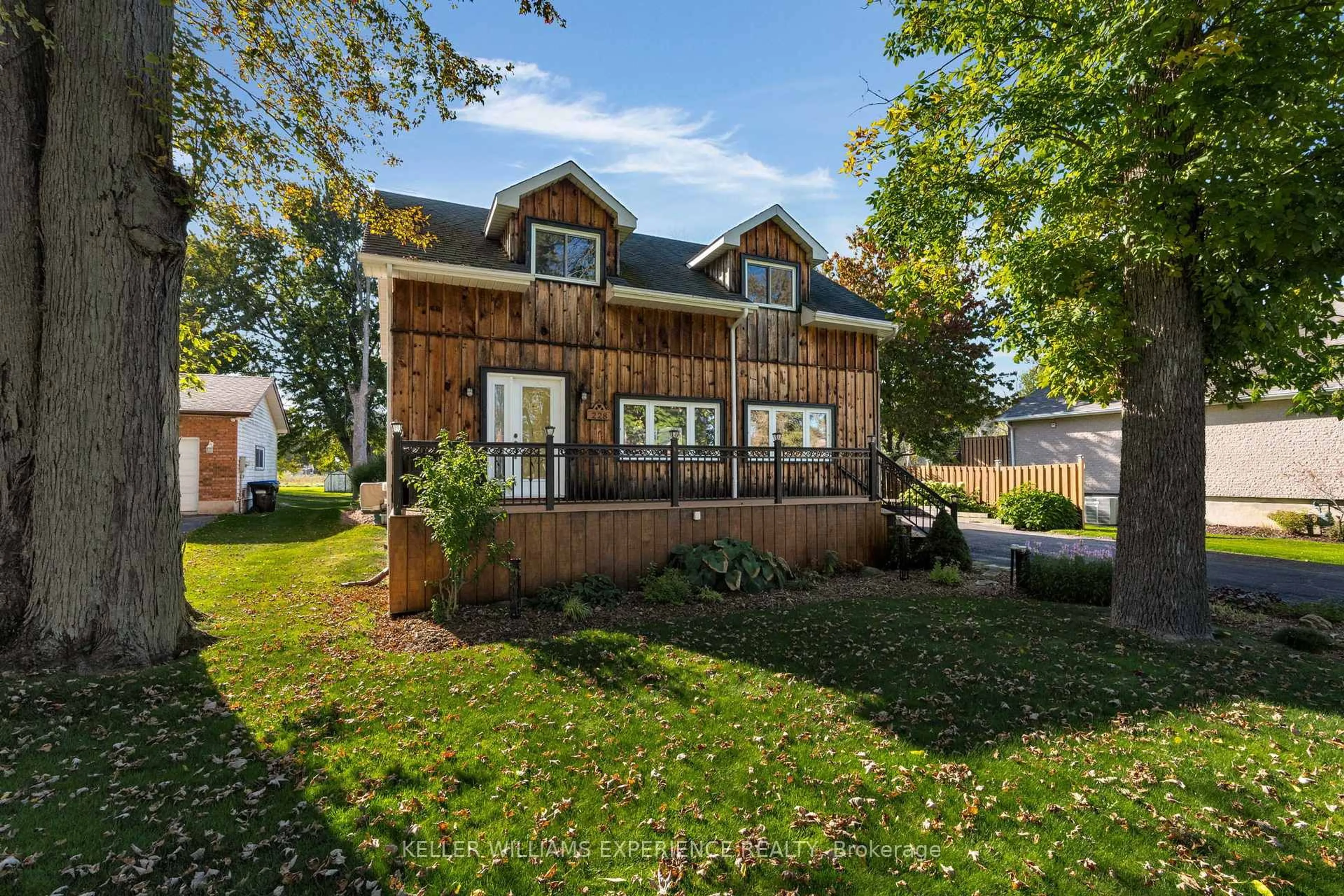 Unknown for 228 Bayshore Rd, Innisfil Ontario L0L 1K0