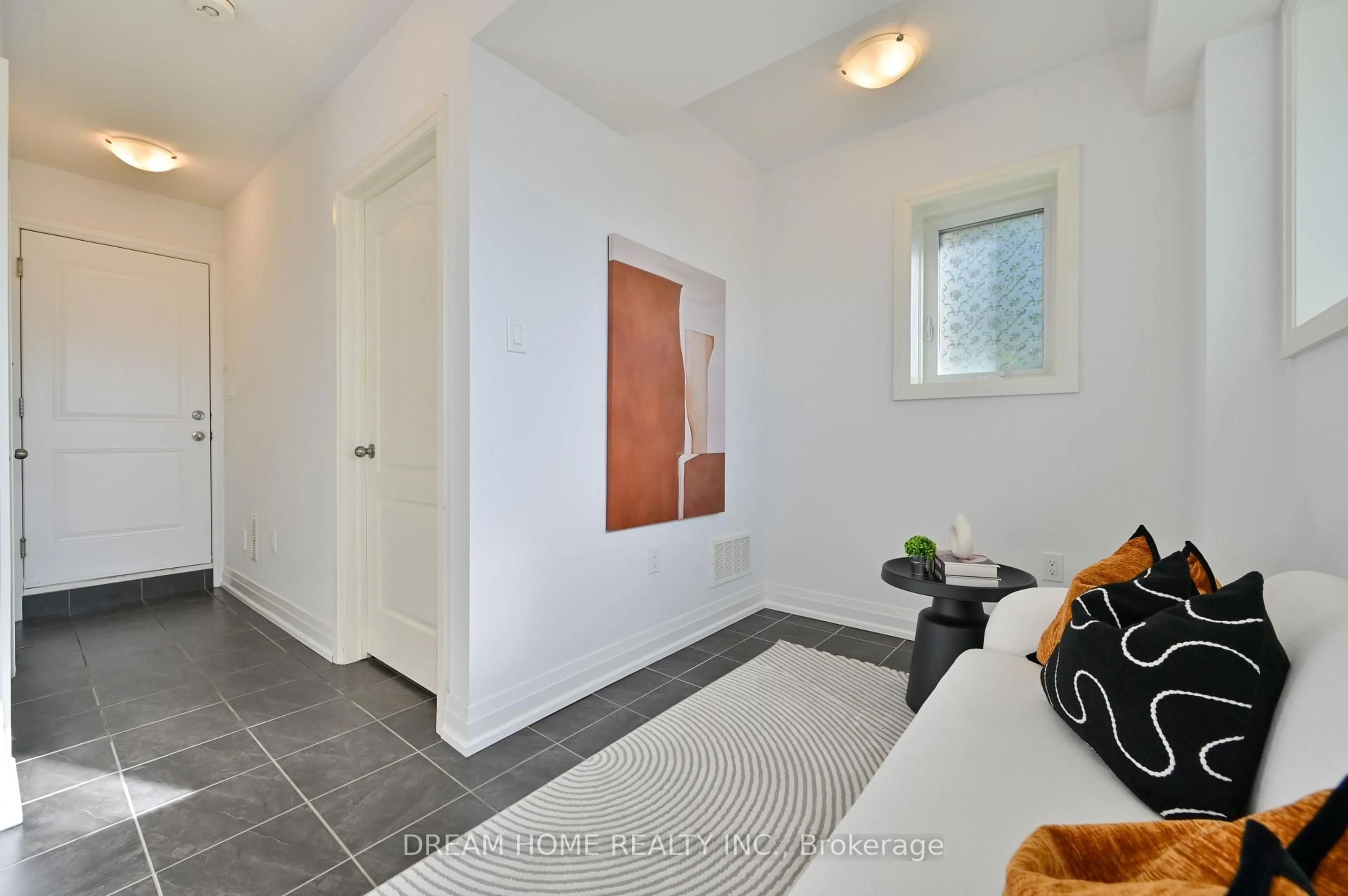 Indoor entryway for 40 Teasel Way, Markham Ontario L3R 9S3