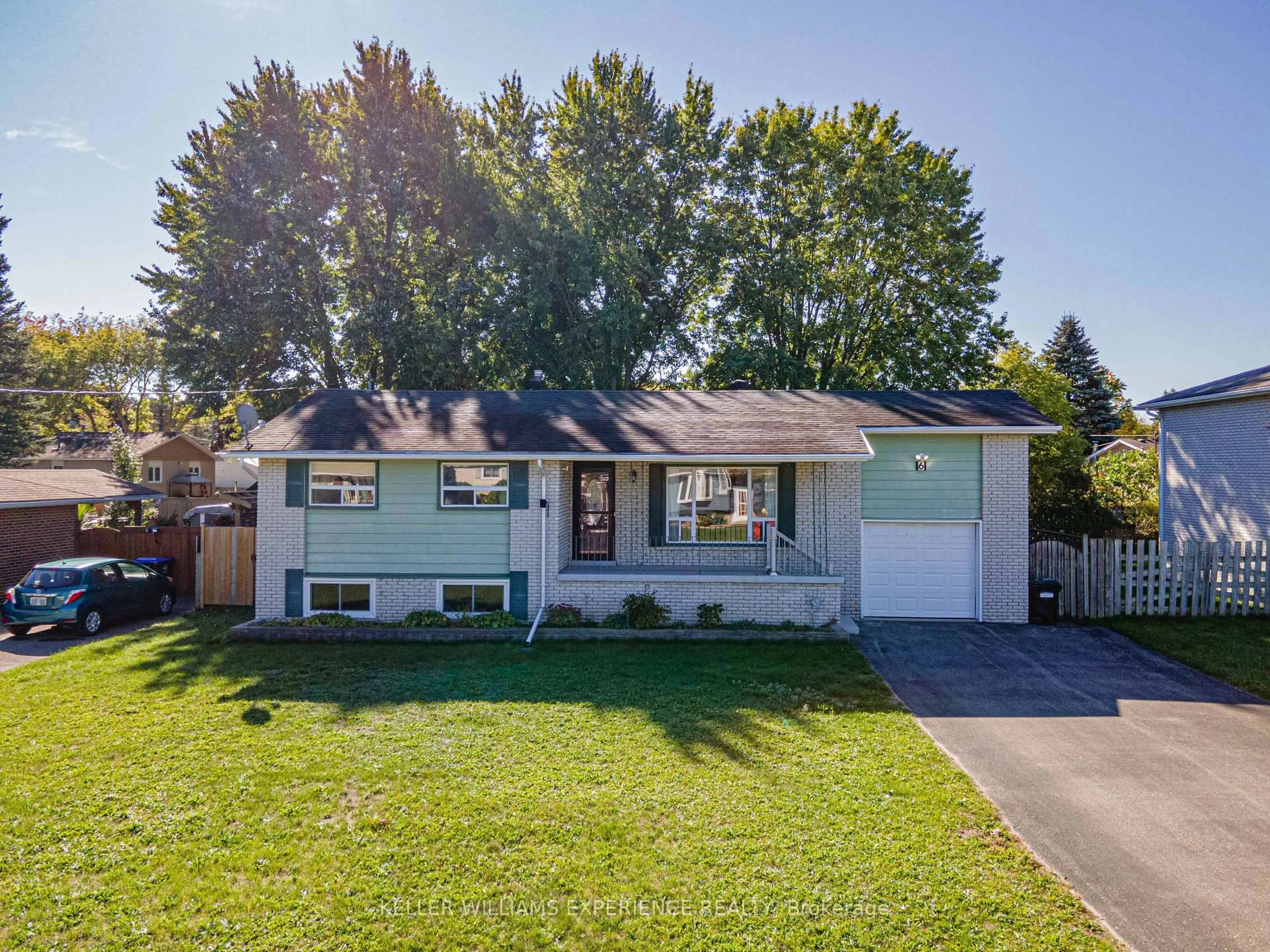 Home with vinyl exterior material, street for 6 Sandsprings Cres, Essa Ontario L0M 1B0