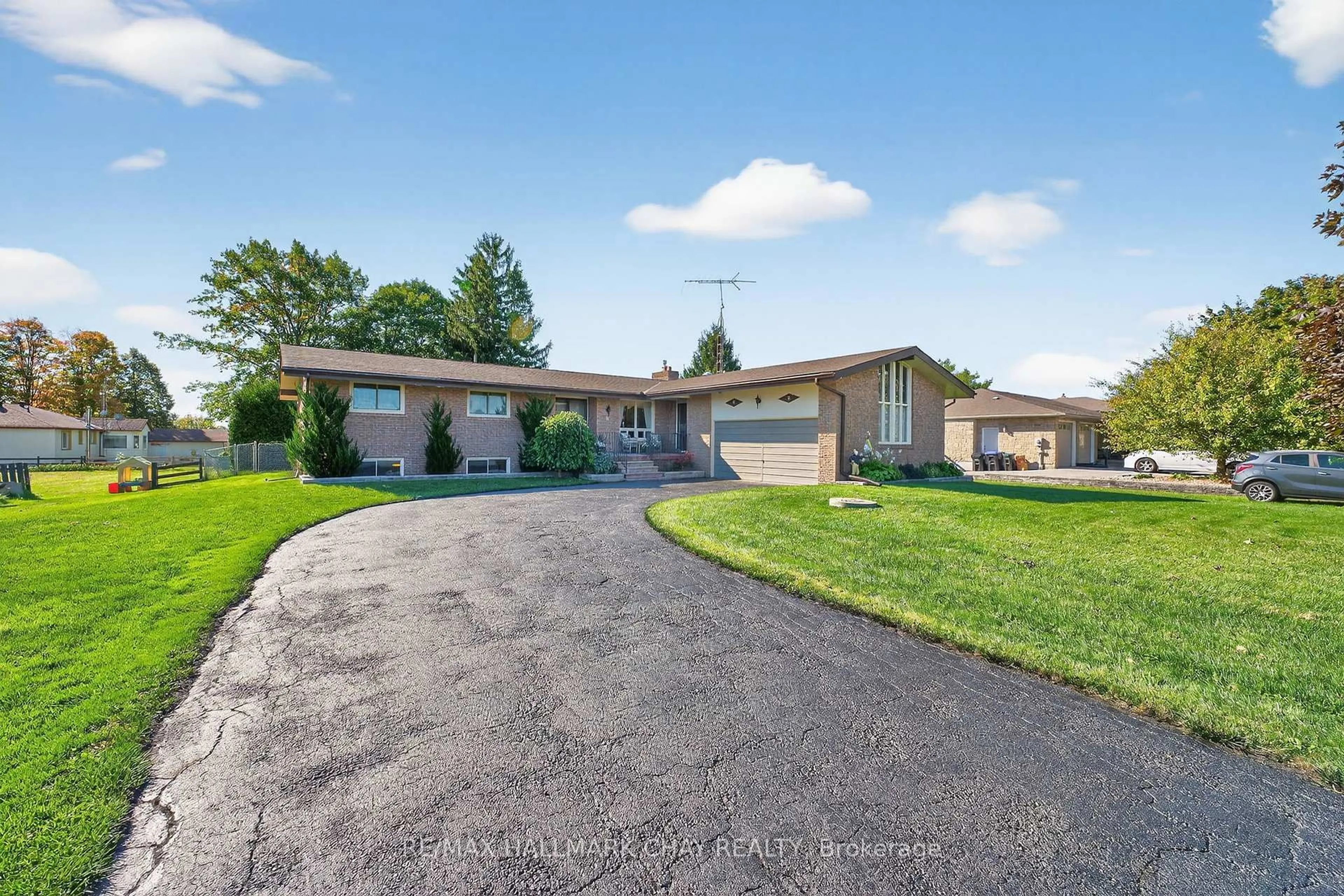 A pic from outside/outdoor area/front of a property/back of a property/a pic from drone, street for 3735 9th Line, Bradford West Gwillimbury Ontario L3Z 3S6