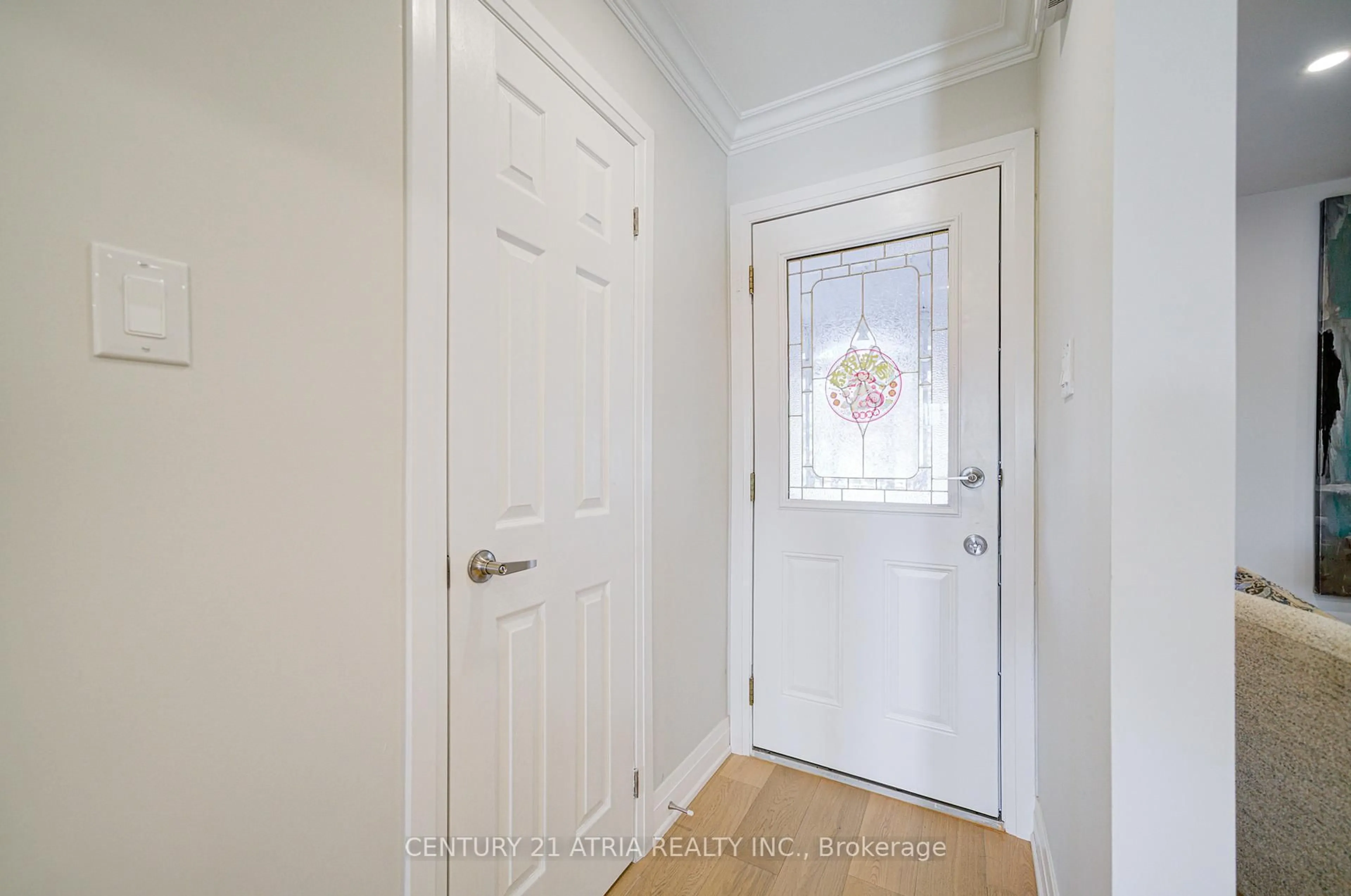 Indoor entryway for 111 Bedale Cres, Markham Ontario L3R 3N9