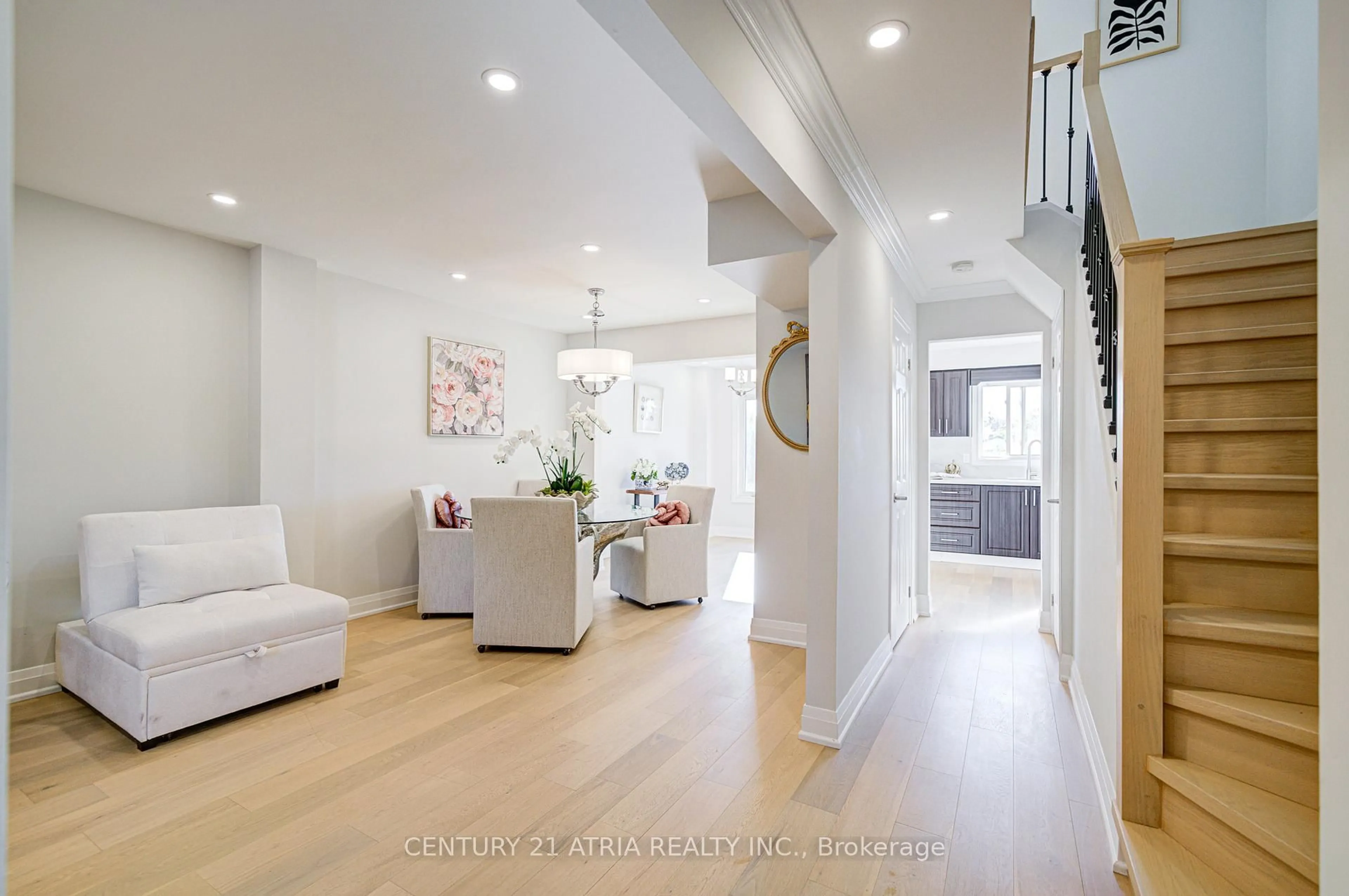 Indoor entryway for 111 Bedale Cres, Markham Ontario L3R 3N9