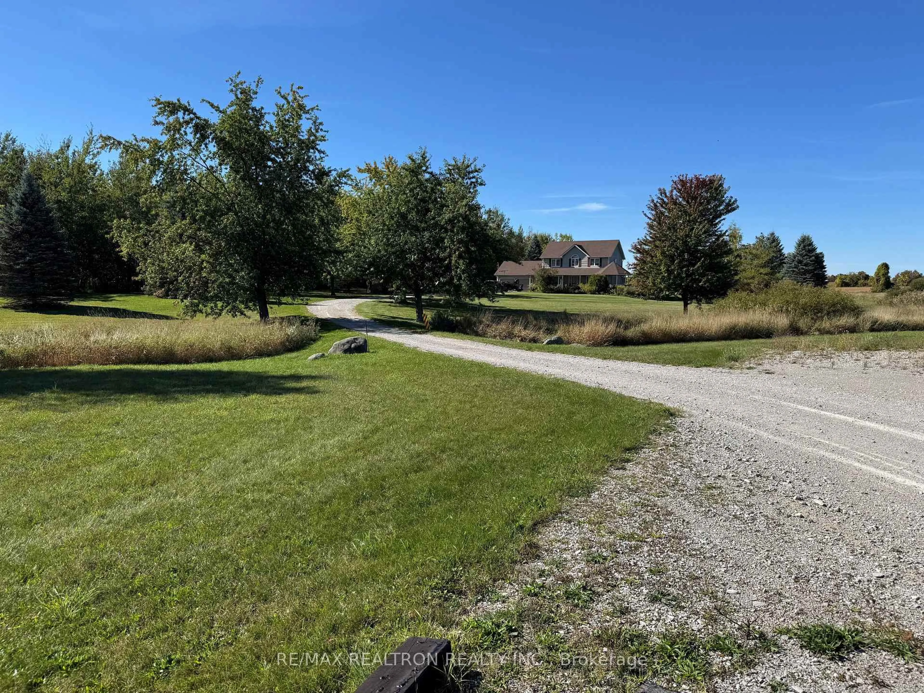 A pic from outside/outdoor area/front of a property/back of a property/a pic from drone, water/lake/river/ocean view for 5096 Yonge St, Innisfil Ontario L0L 1R0