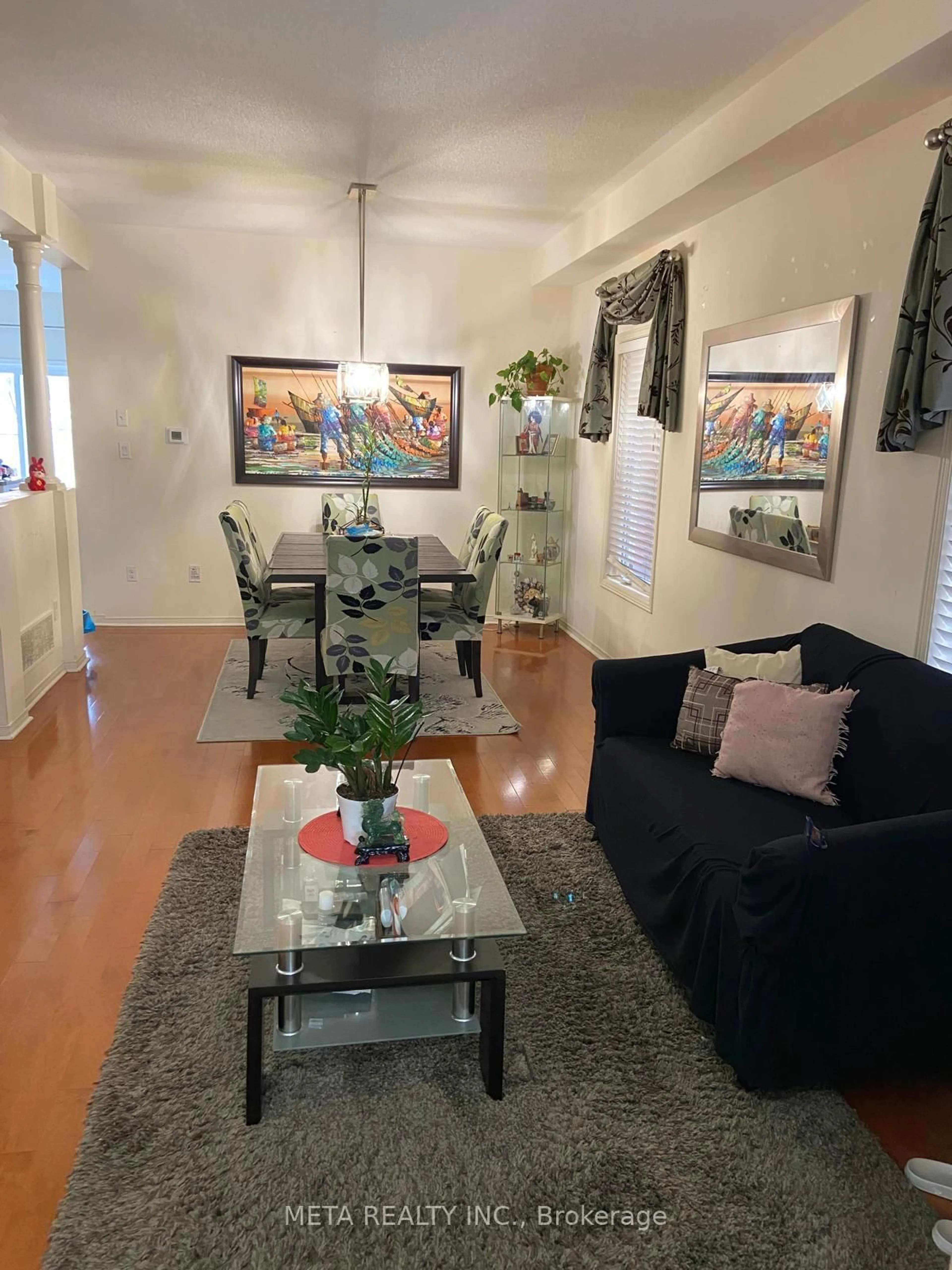 Living room with furniture, unknown for 27 CORONET St, Whitchurch-Stouffville Ontario L4A 0X8