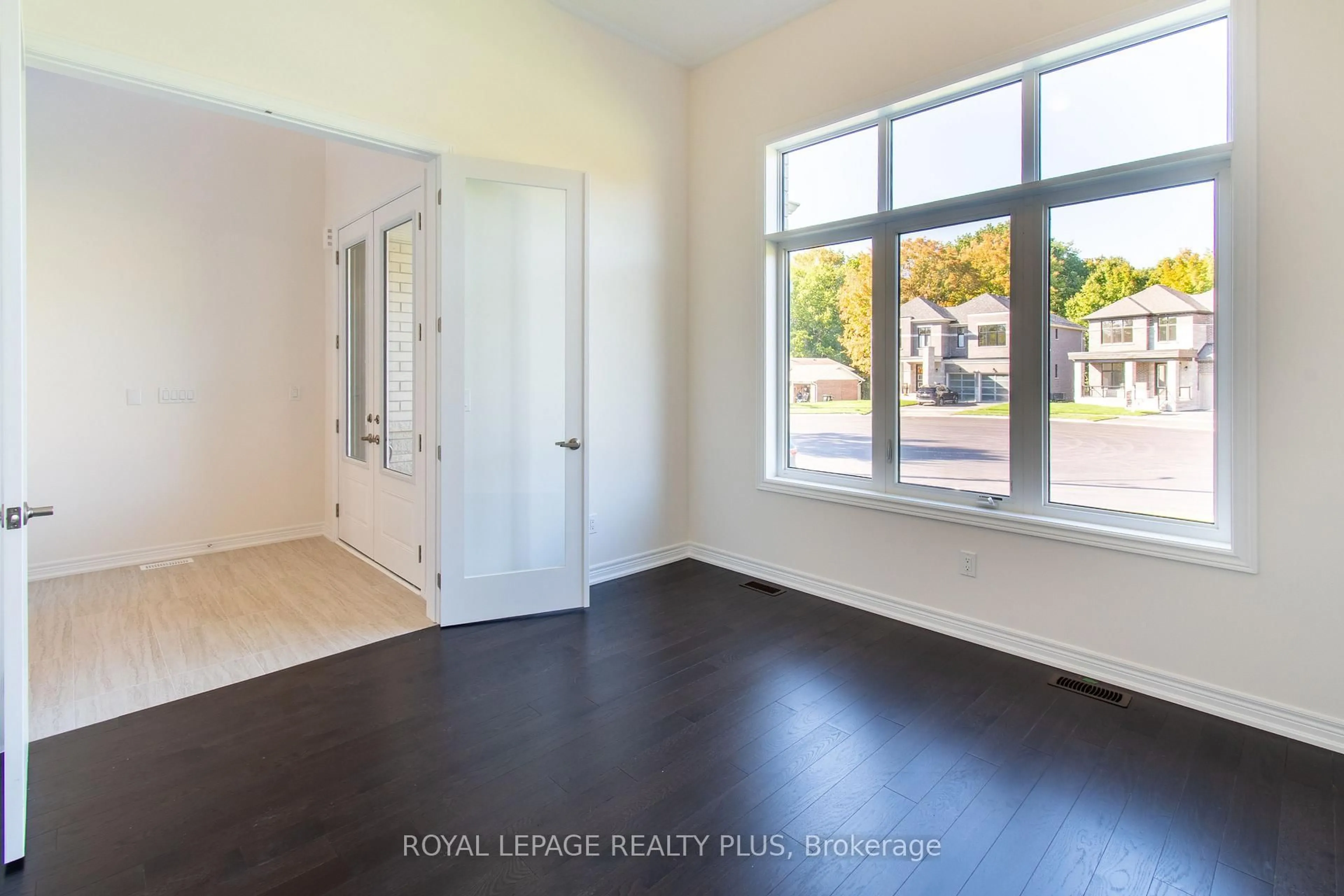 Indoor entryway for 981 Church Dr, Innisfil Ontario L0L 1W0