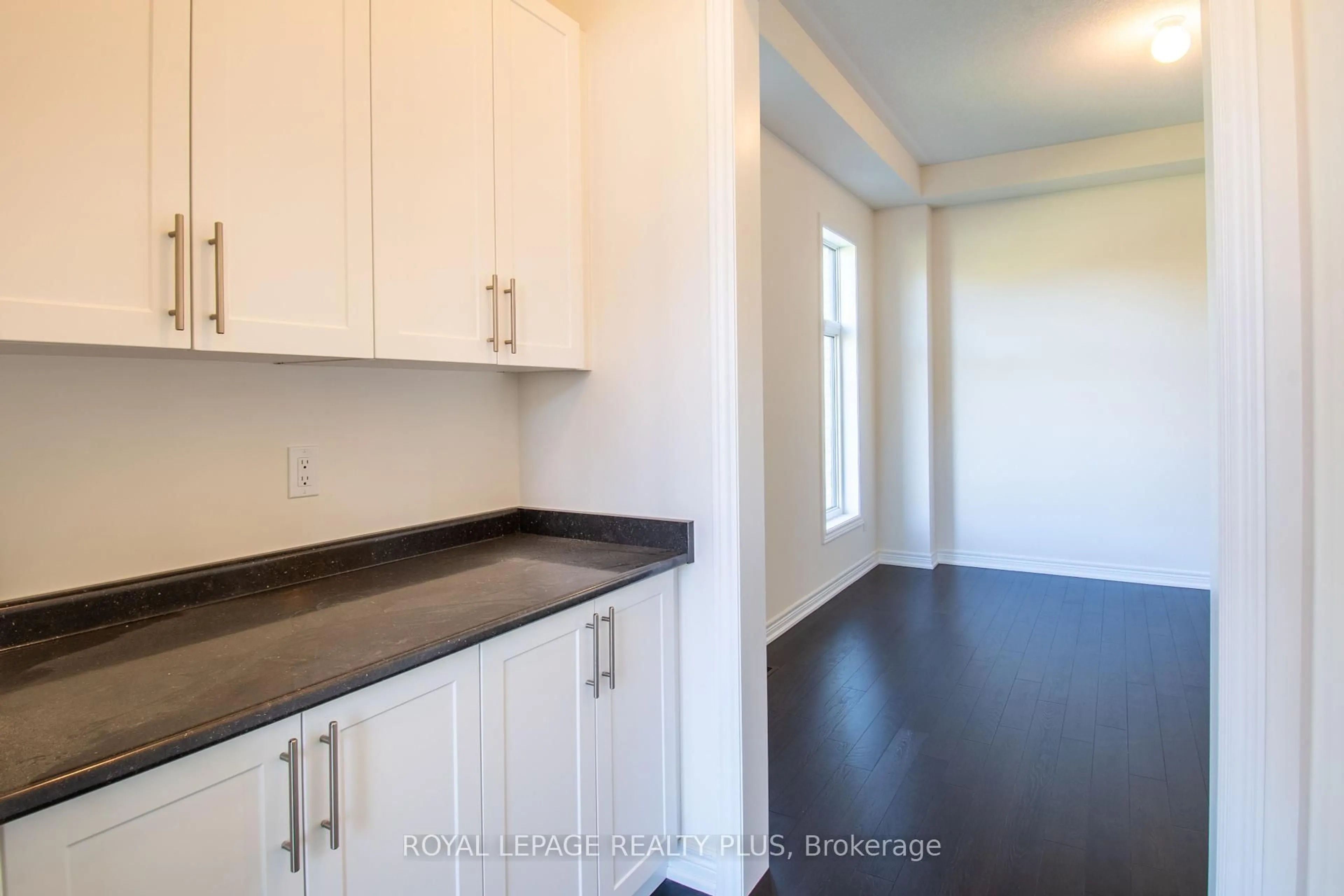 Standard kitchen, wood/laminate floor for 981 Church Dr, Innisfil Ontario L0L 1W0