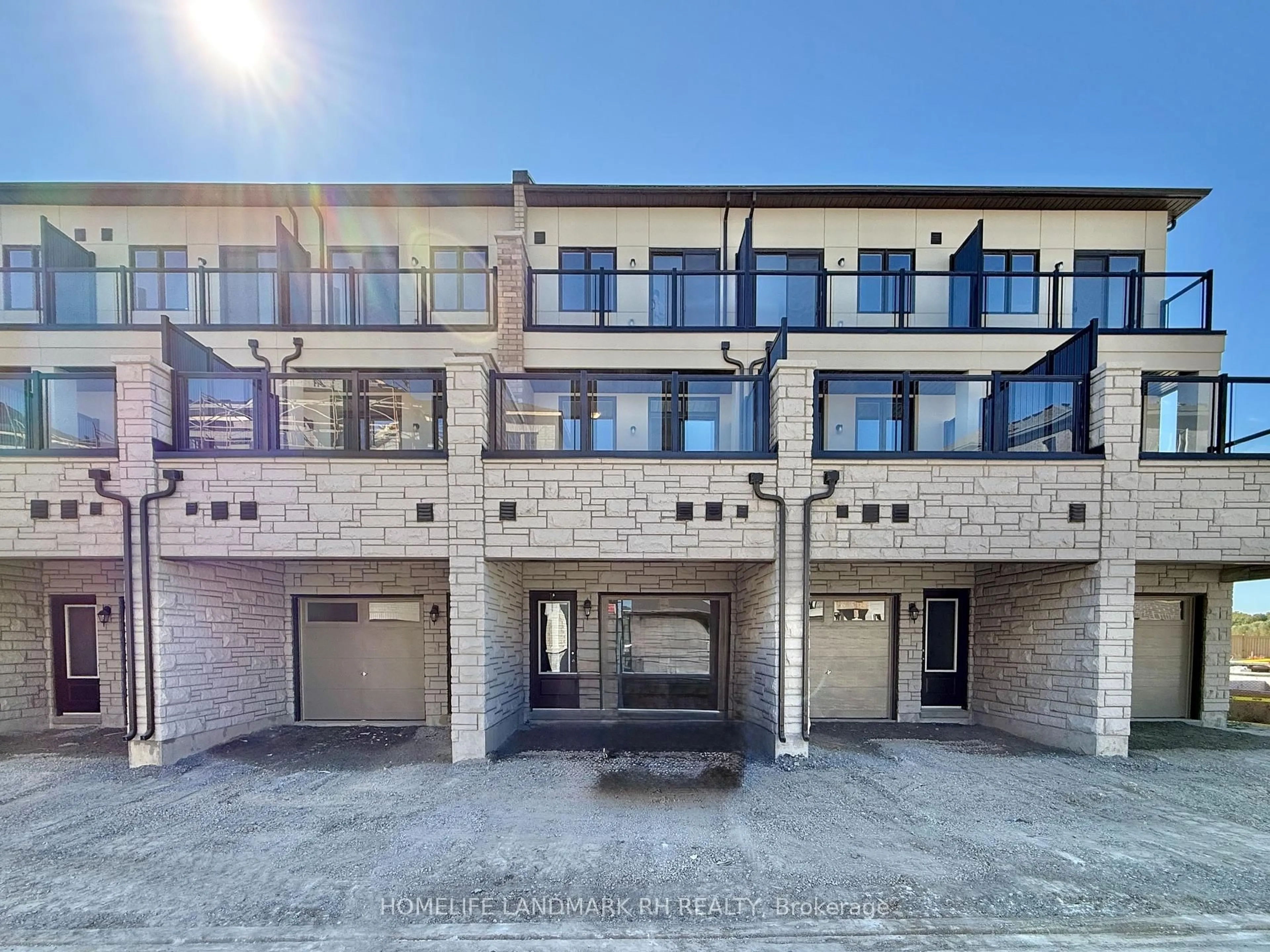 A pic from outside/outdoor area/front of a property/back of a property/a pic from drone, street for 163 Berczy Green Dr, Markham Ontario L6C 3P5