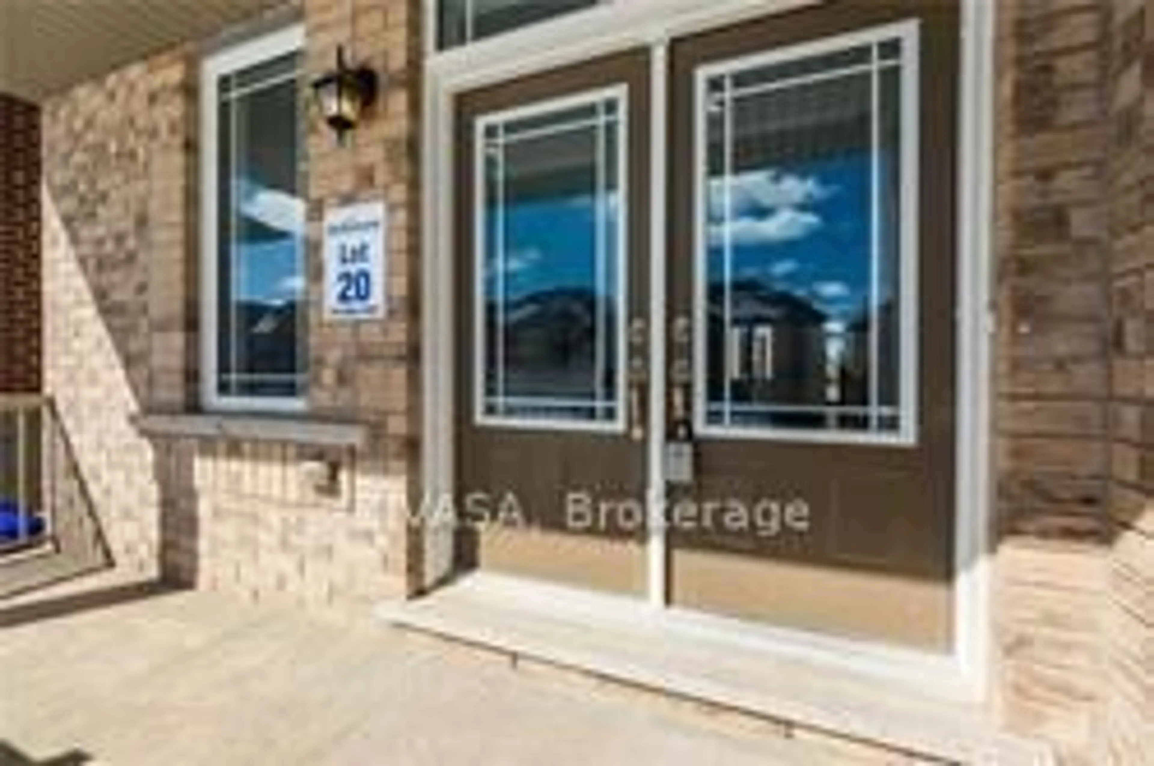 Indoor entryway for 976 Green St, Innisfil Ontario L0L 1W0