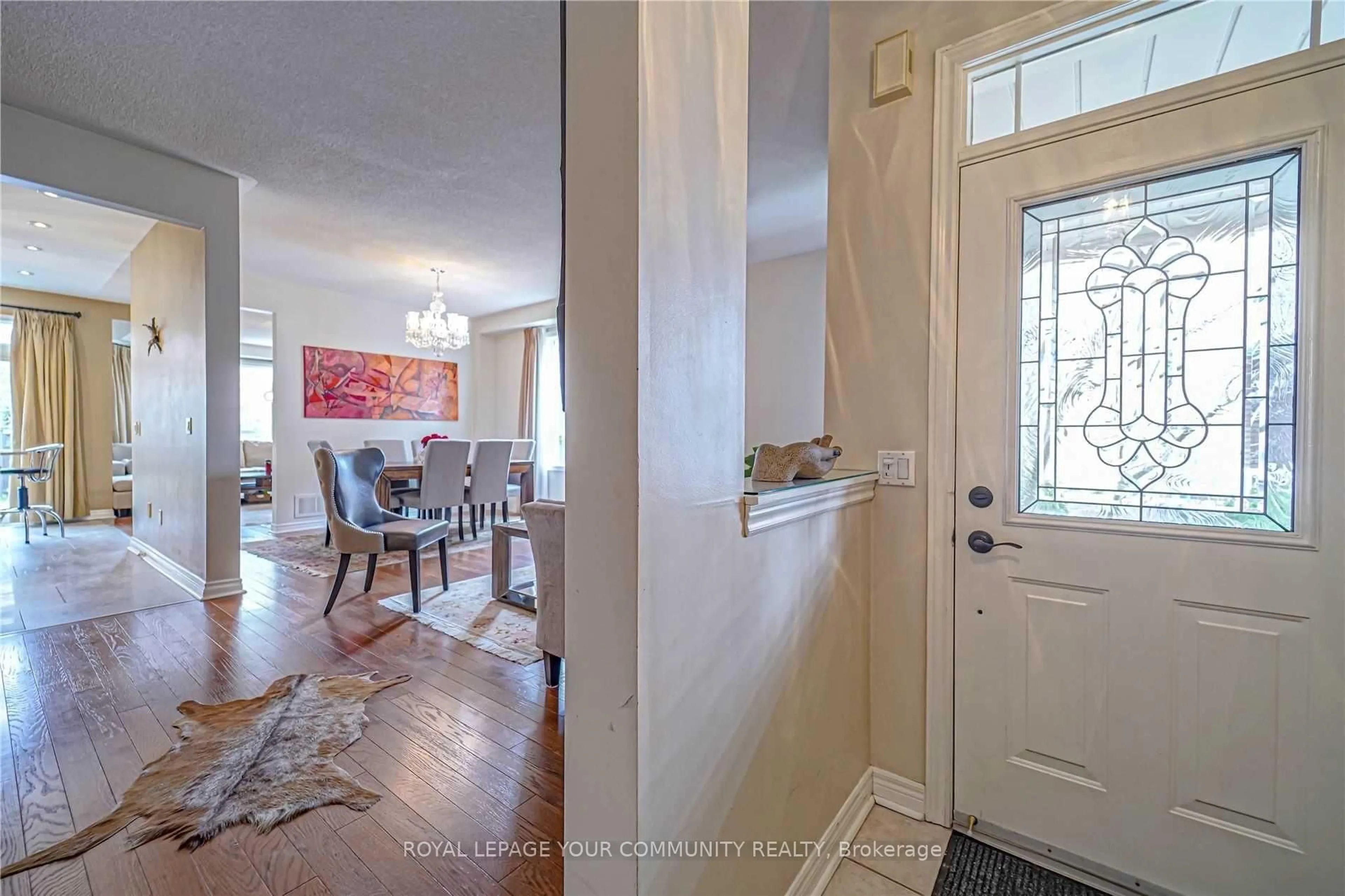 Indoor entryway for 106 Snowy Meadow Ave, Richmond Hill Ontario L4E 3X8